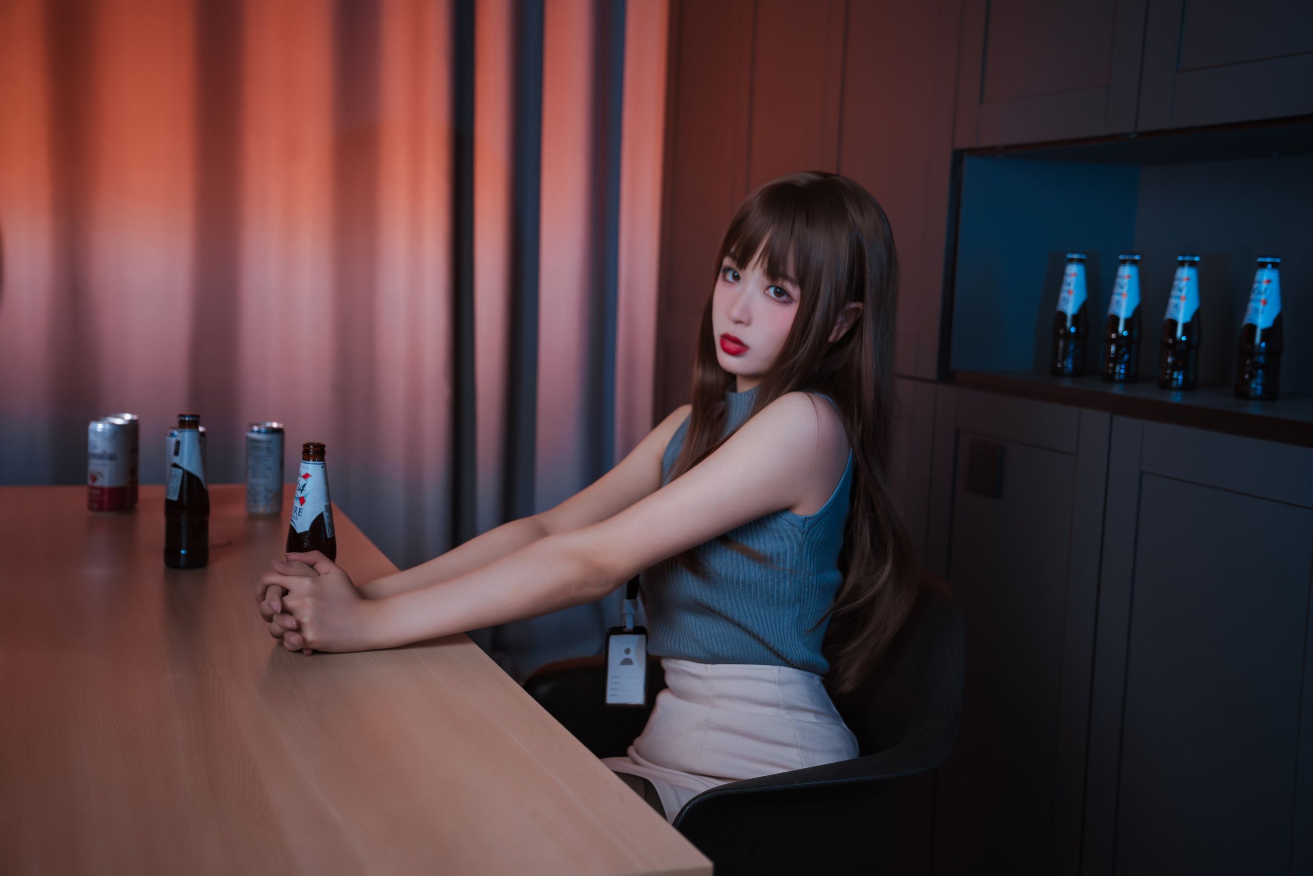 轩萧学姐 – 微醺喝醉了OL [57P]