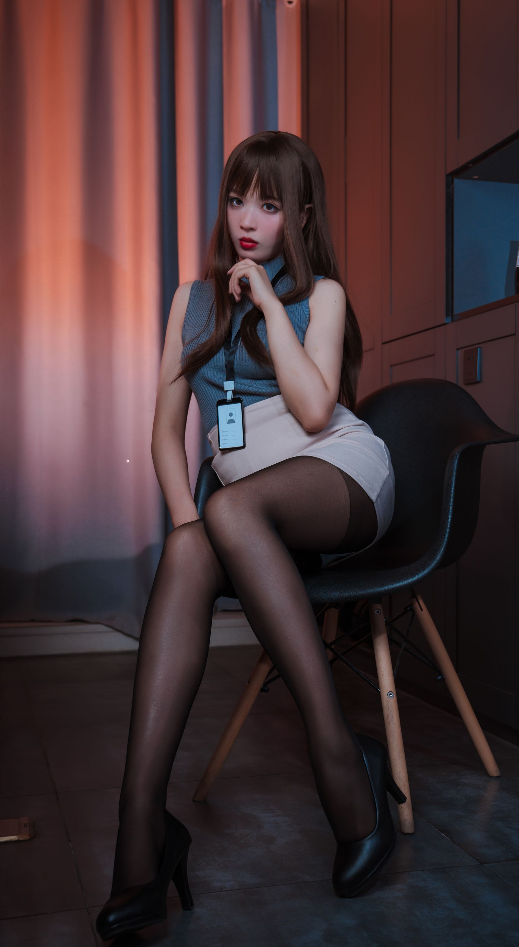 轩萧学姐 – 微醺喝醉了OL [57P]