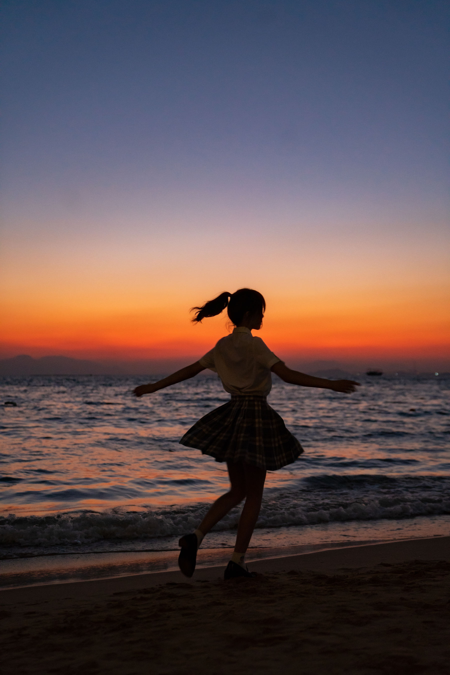 桜桃喵 – 逐海 [17P]