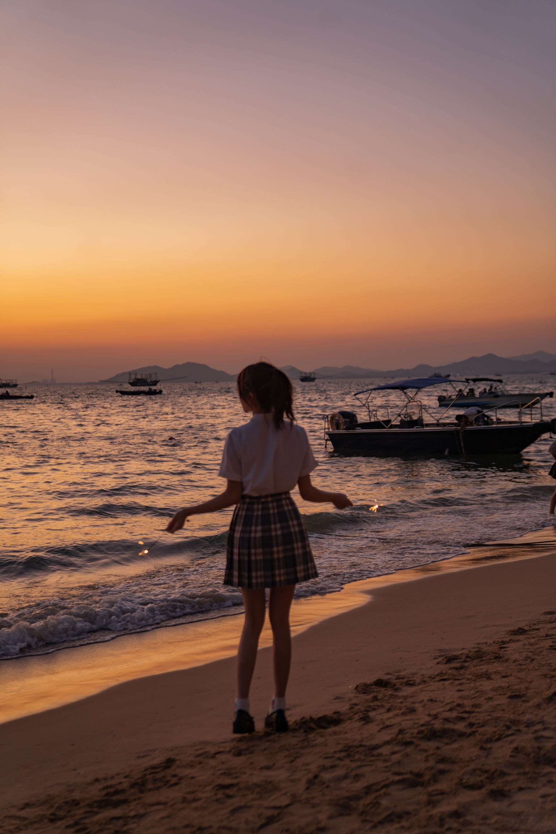 桜桃喵 – 逐海 [17P]