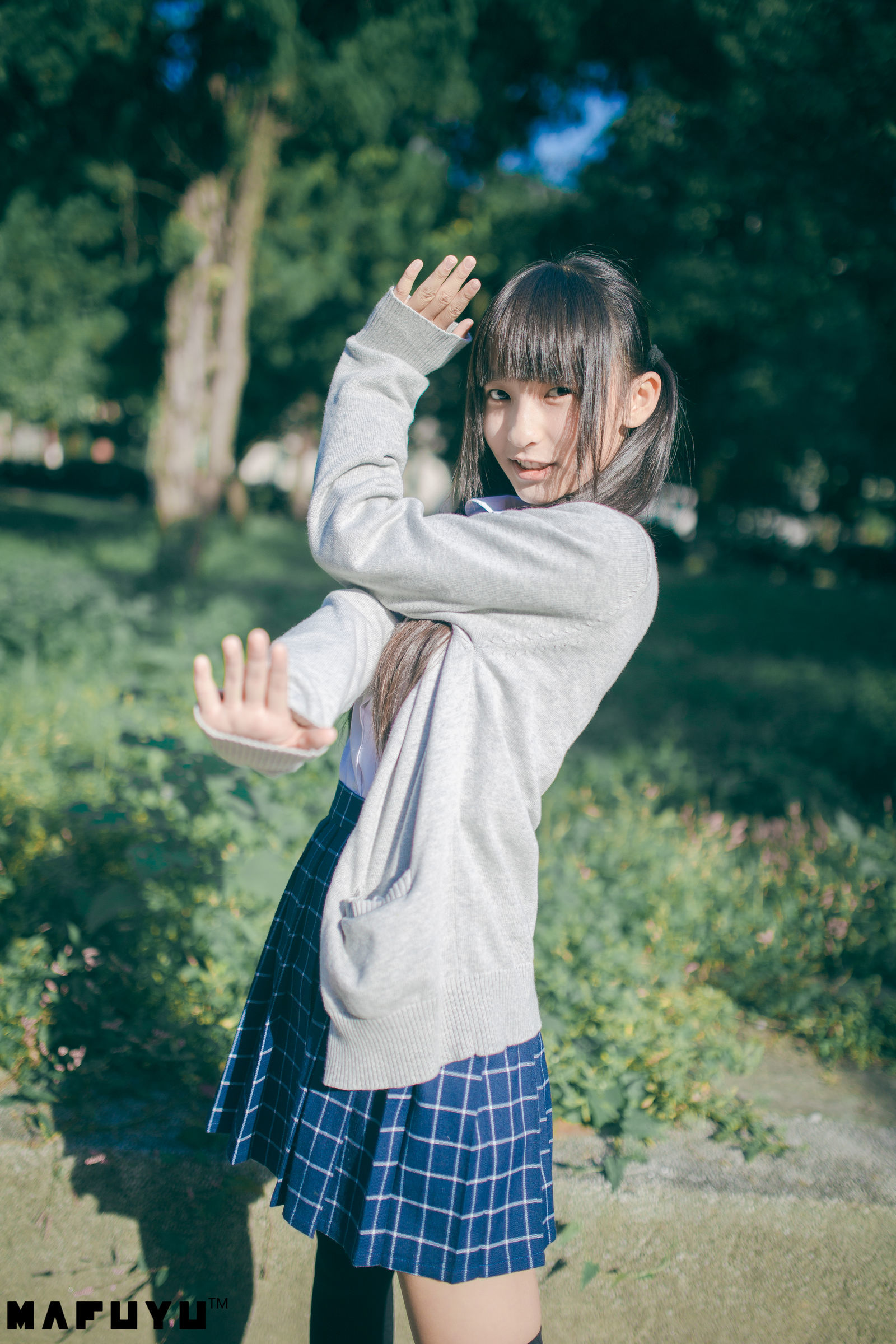 [萝莉COS] 神楽板真冬 阳光校服系列套图 [79P]