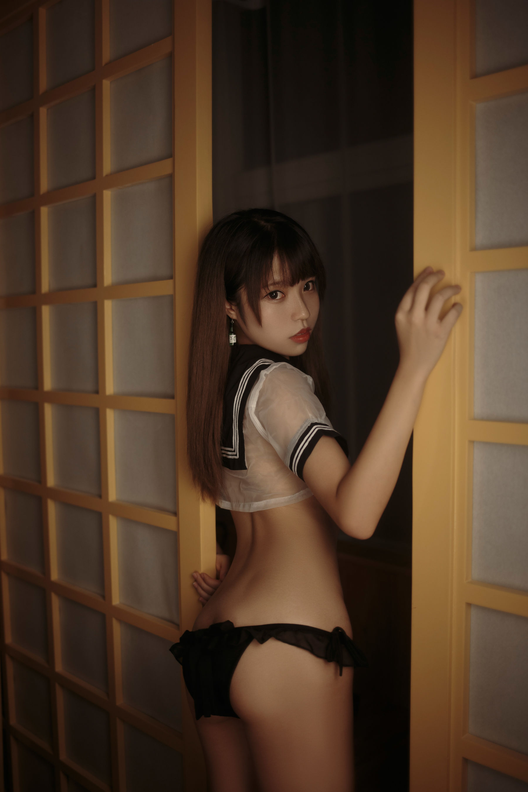 萌妹白易子教主 – 透明水手服 [21P]