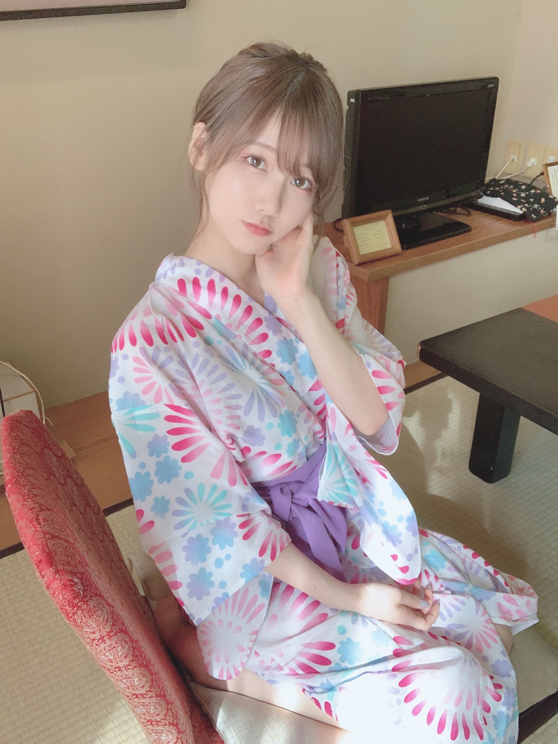 日本甜美COSERけんけん[fantia] 2020.06 花火柄浴衣②(′∩ω・｀)ﾁﾗｯ!! [27P]