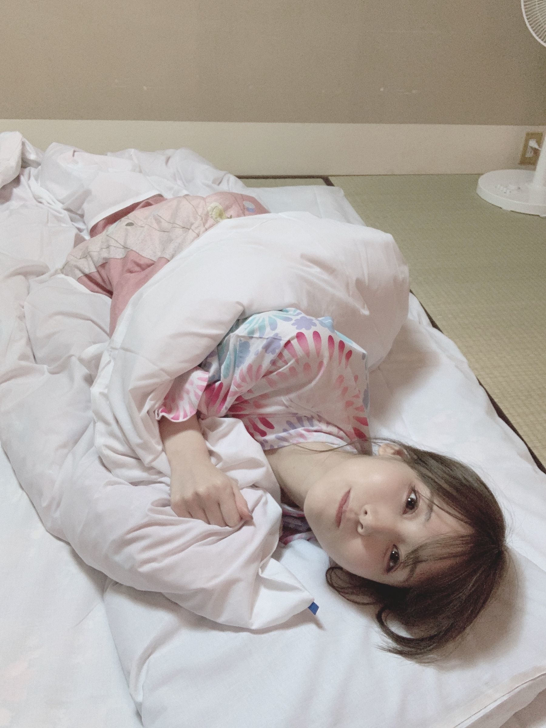 日本甜美COSERけんけん[fantia] 2020.06 花火柄浴衣②(′∩ω・｀)ﾁﾗｯ!! [27P]