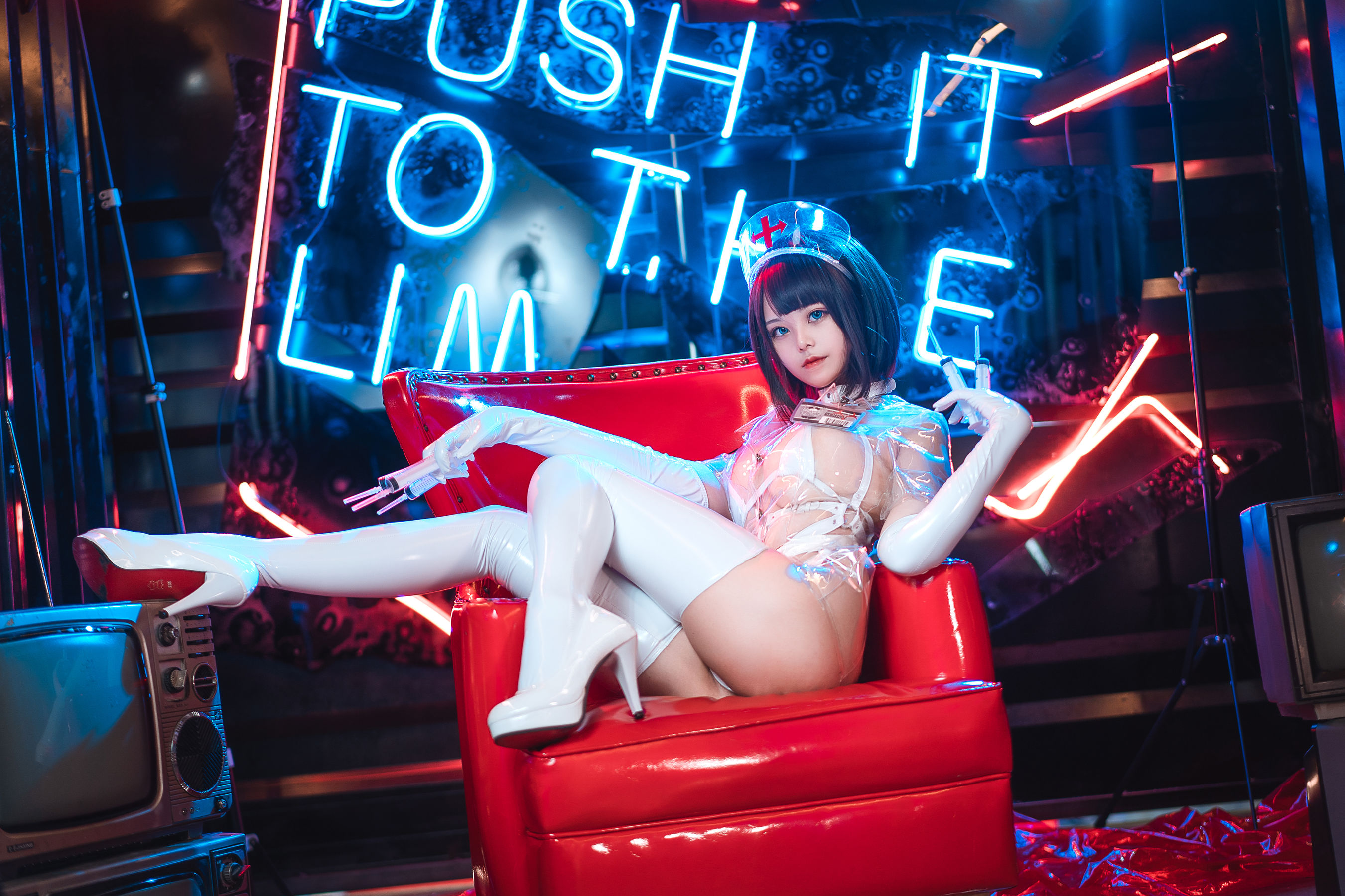 [Cosplay写真] 萌系小姐姐蜜汁猫裘 – 透明护士 [52P]