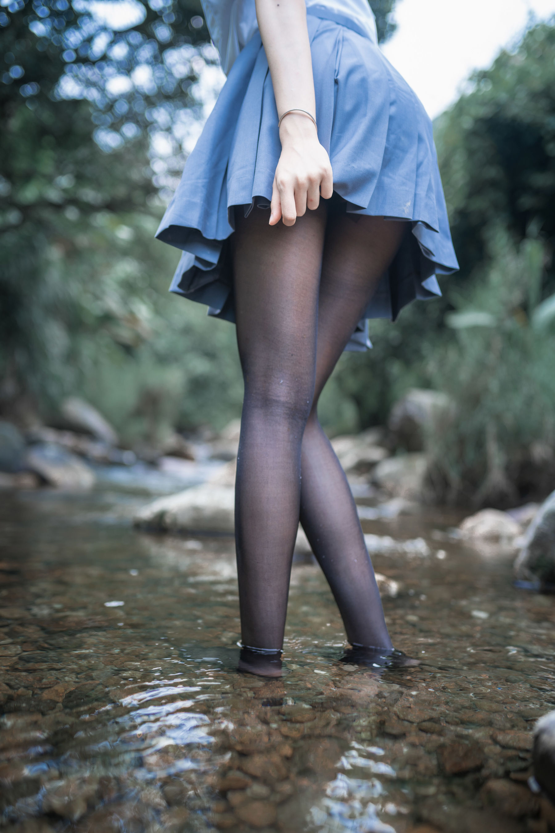 萌系小姐姐木绵绵OwO 水色溪边制服 [51P]