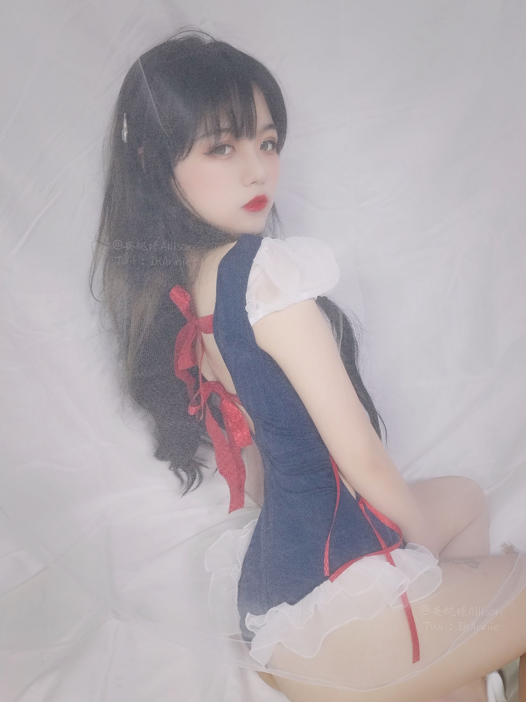 安妮 – 白雪姬泳装 [30P]