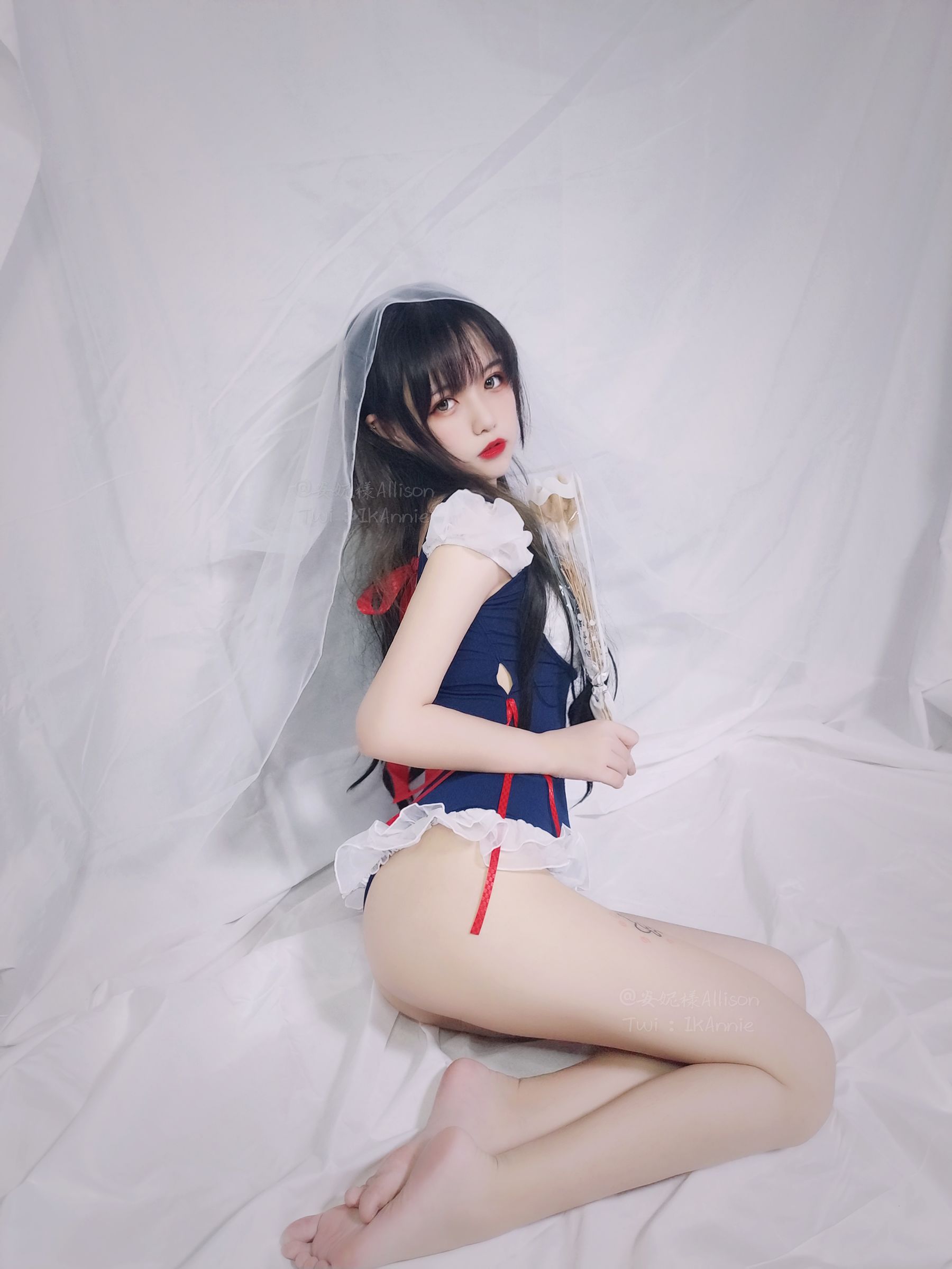 安妮 – 白雪姬泳装 [30P]