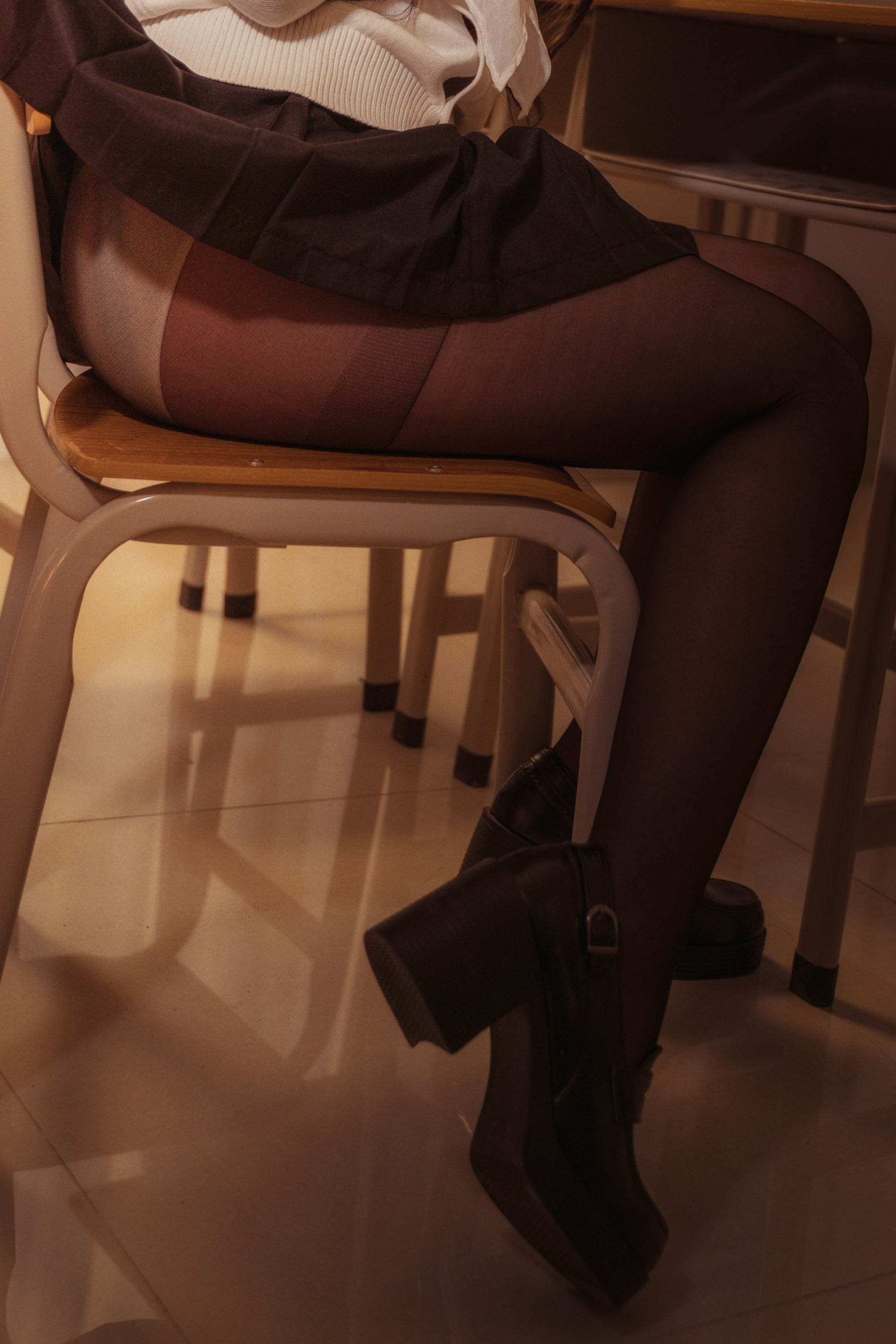 贞子蜜桃 – 碧蓝航线 爱宕高雄制服 [35P]