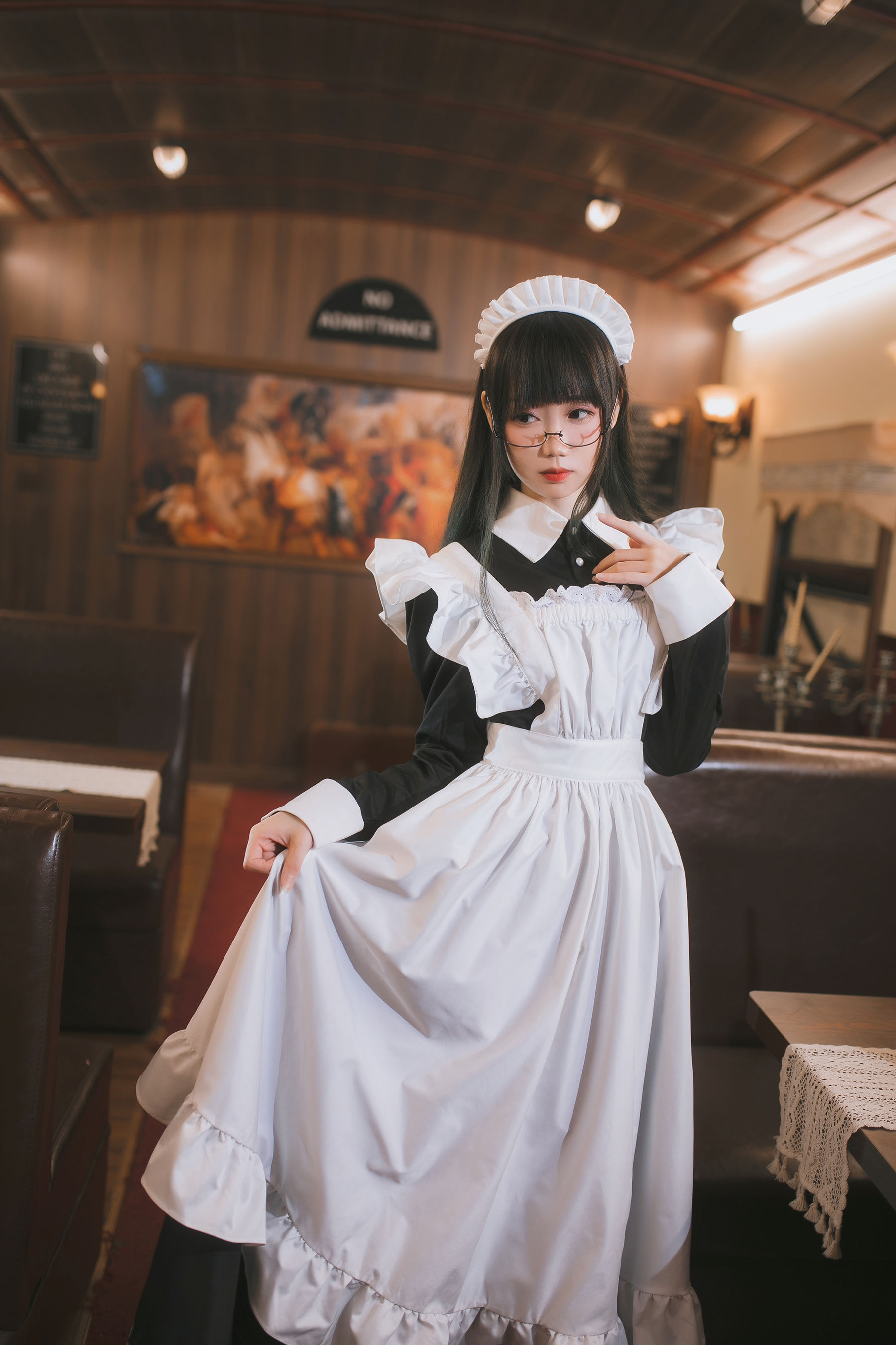 焖焖碳 – 女仆 [33P]