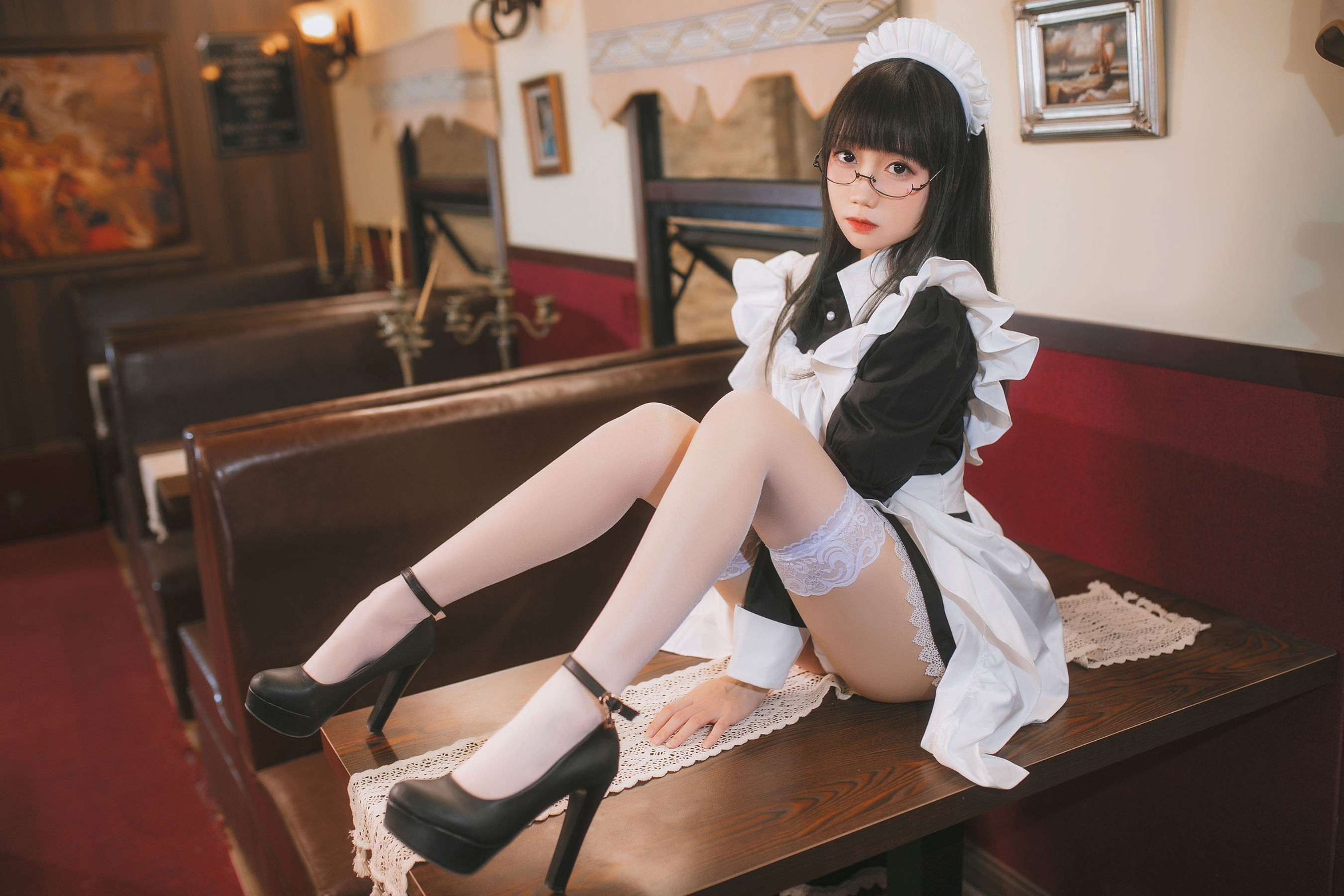 焖焖碳 – 女仆 [33P]