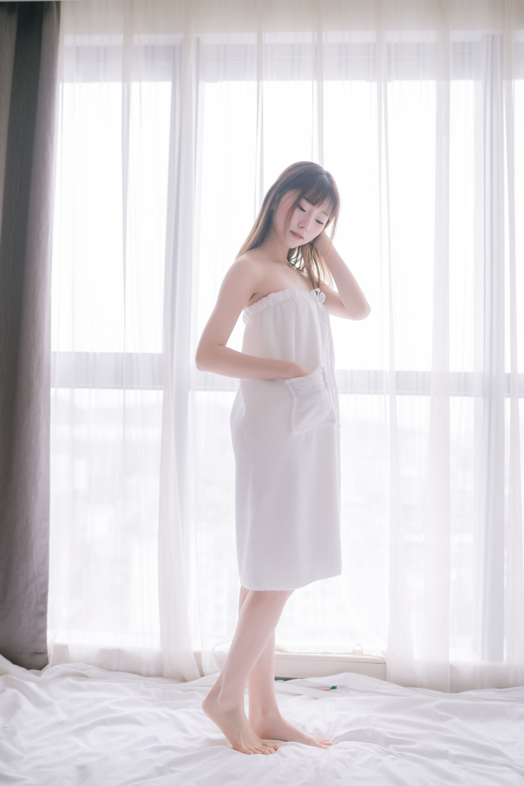 动漫博主Kitaro_绮太郎 – 纯白浴巾 [44P]