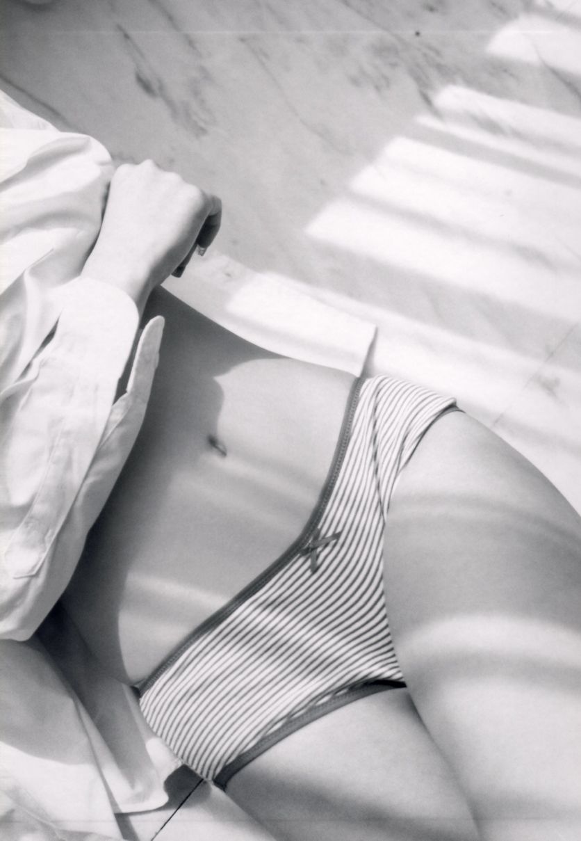 真锅薰 眞鍋かをり-《kawori》 写真集 [99P]