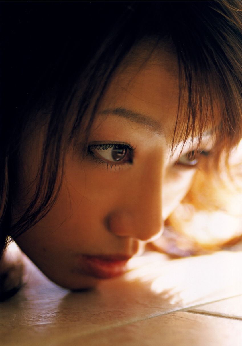 真锅薰 眞鍋かをり-《kawori》 写真集 [99P]