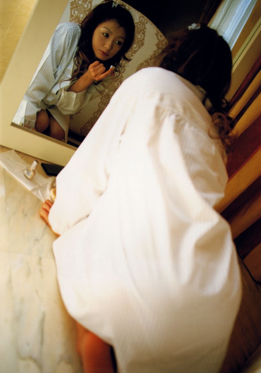 真锅薰 眞鍋かをり-《kawori》 写真集 [99P]