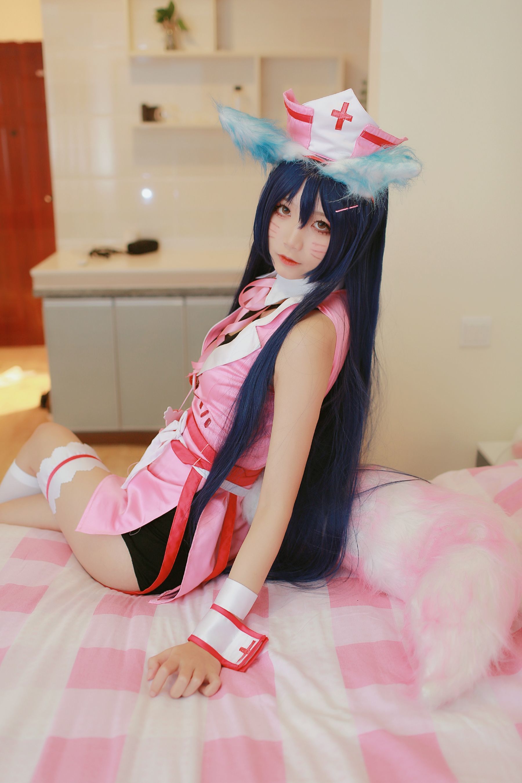 [萝莉COS] 清纯少女五更百鬼 – 阿狸护士服 [37P]