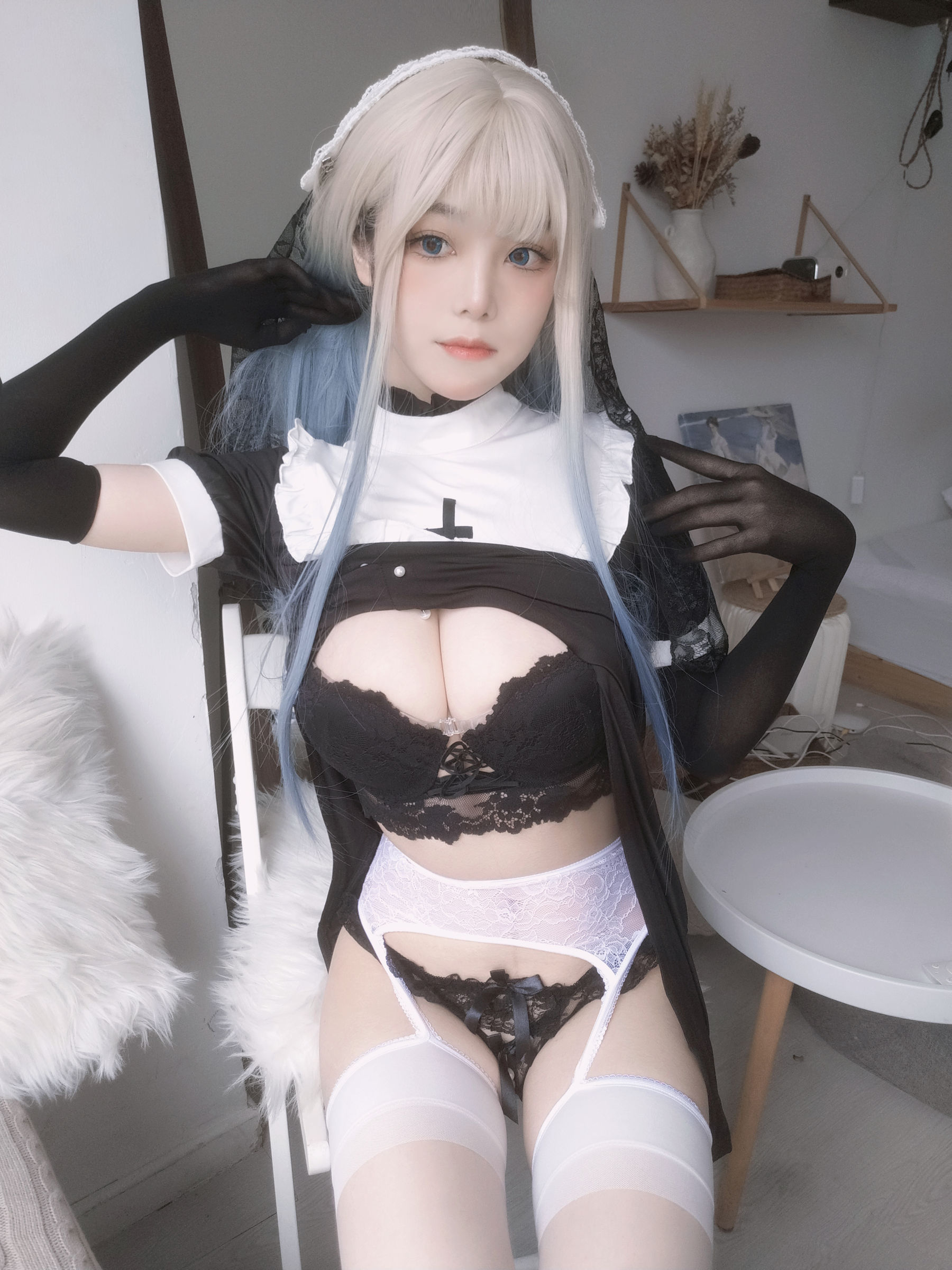 萌系小姐姐蜜汁猫裘 – 修女自拍 [35P]