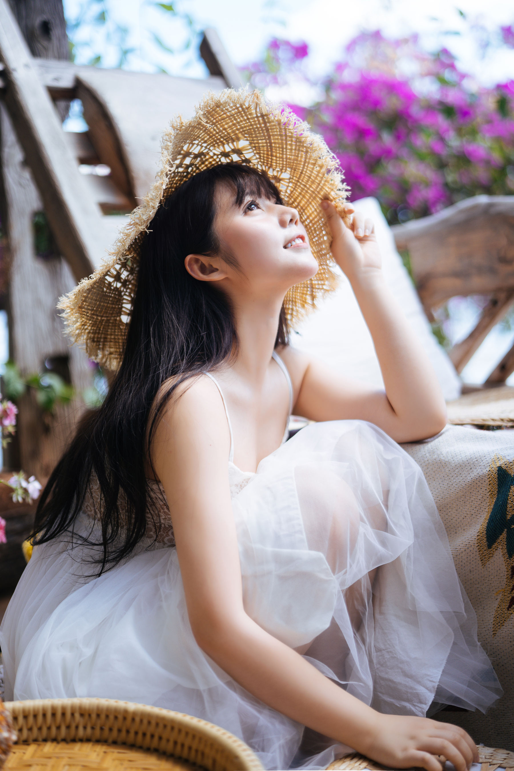 微博福利姬镜酱 – 静夏之白裙少女 [50P]