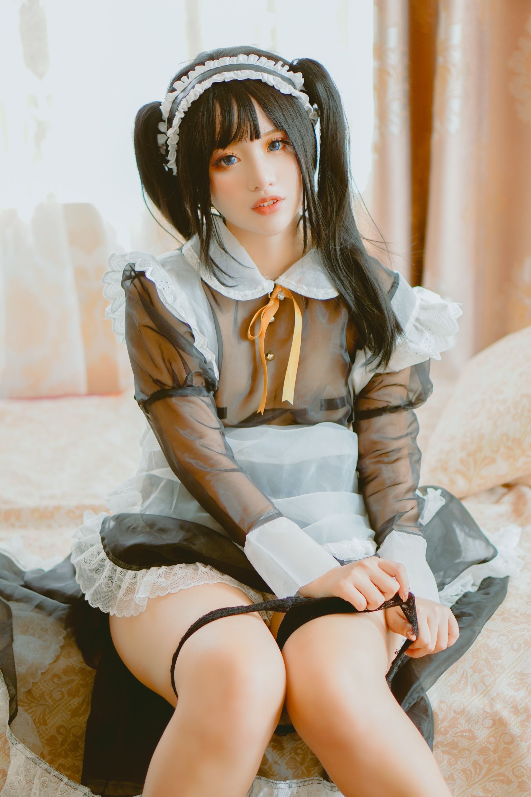 Chono Black – Transparent Maid [16P]