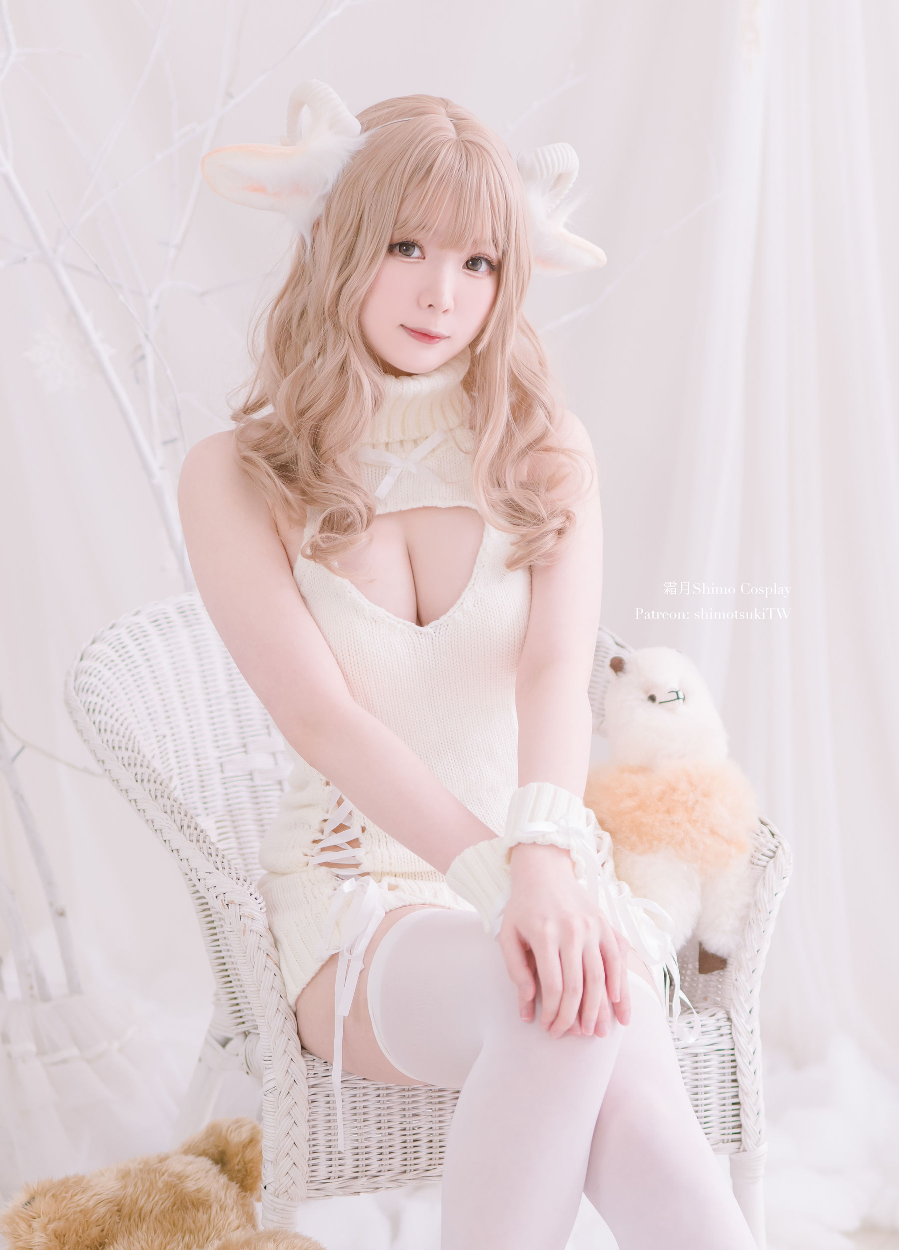 微博妹纸霜月shimo – 圣诞 [16P]