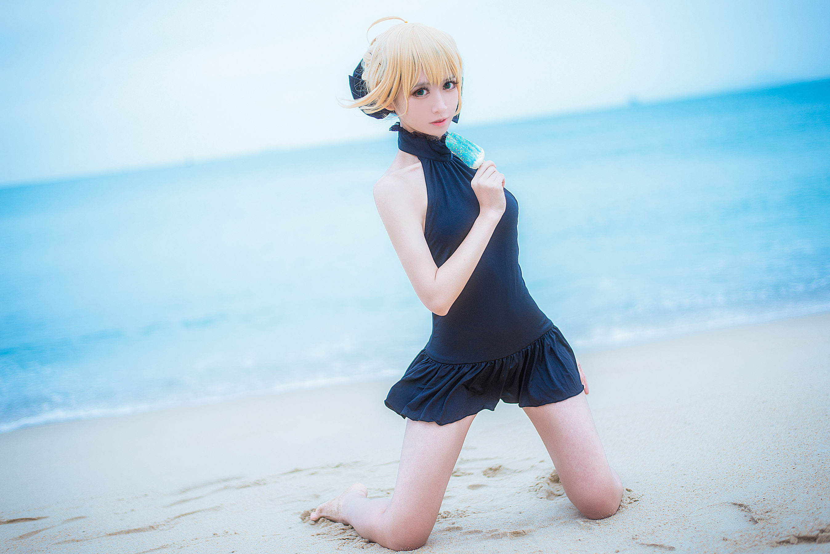 超人气Coser鳗鱼霏儿 King of Knight 海边 [11P]