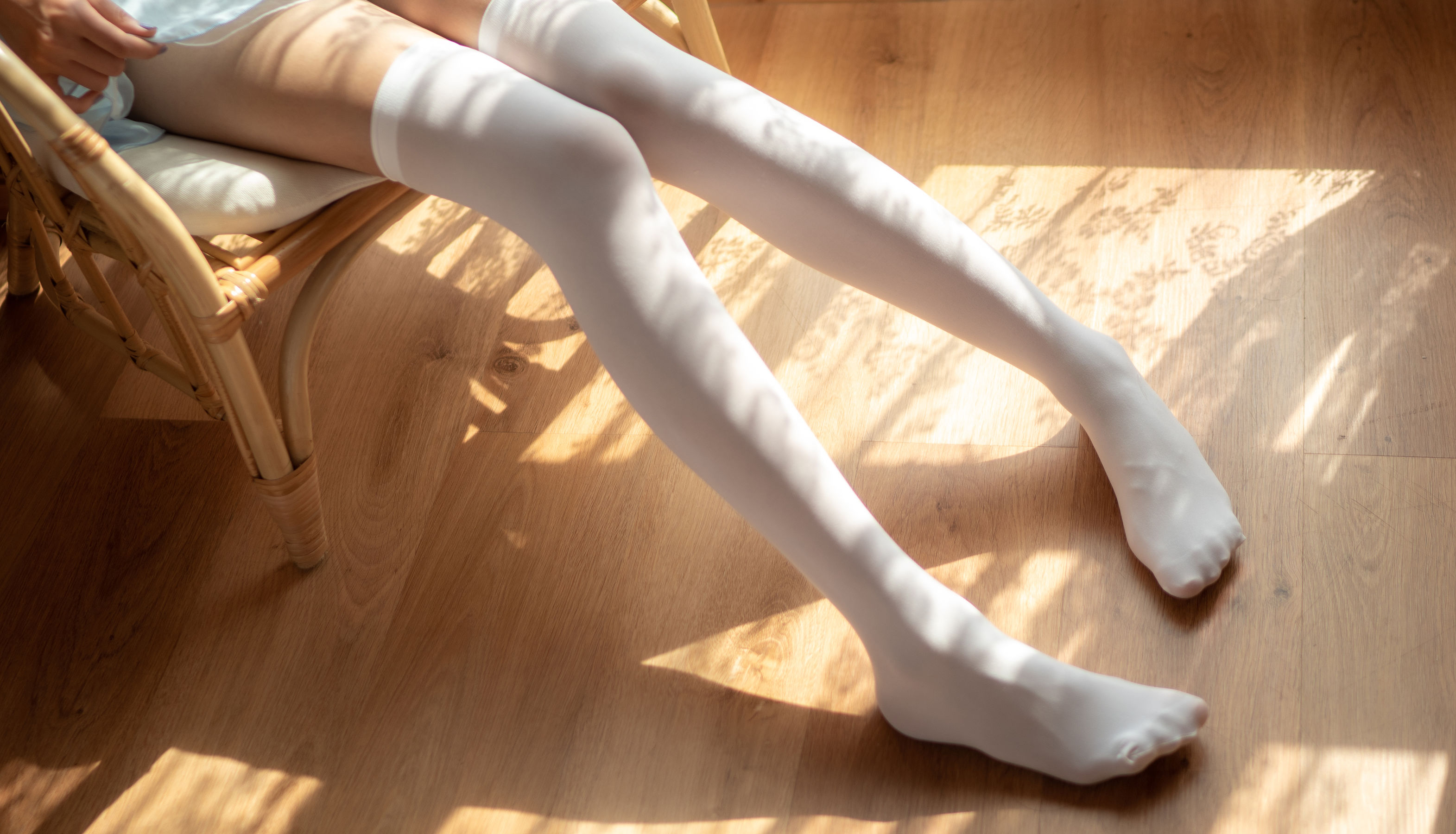 清纯妹子西瓜 – 蓝白女仆 [26P]