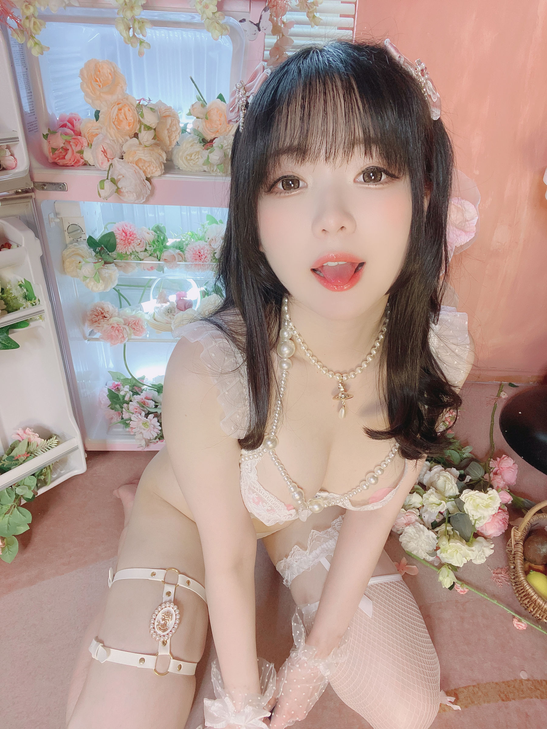 微博妹纸霜月shimo[fantia] 2022-11-21 天使ちゃん [20P]