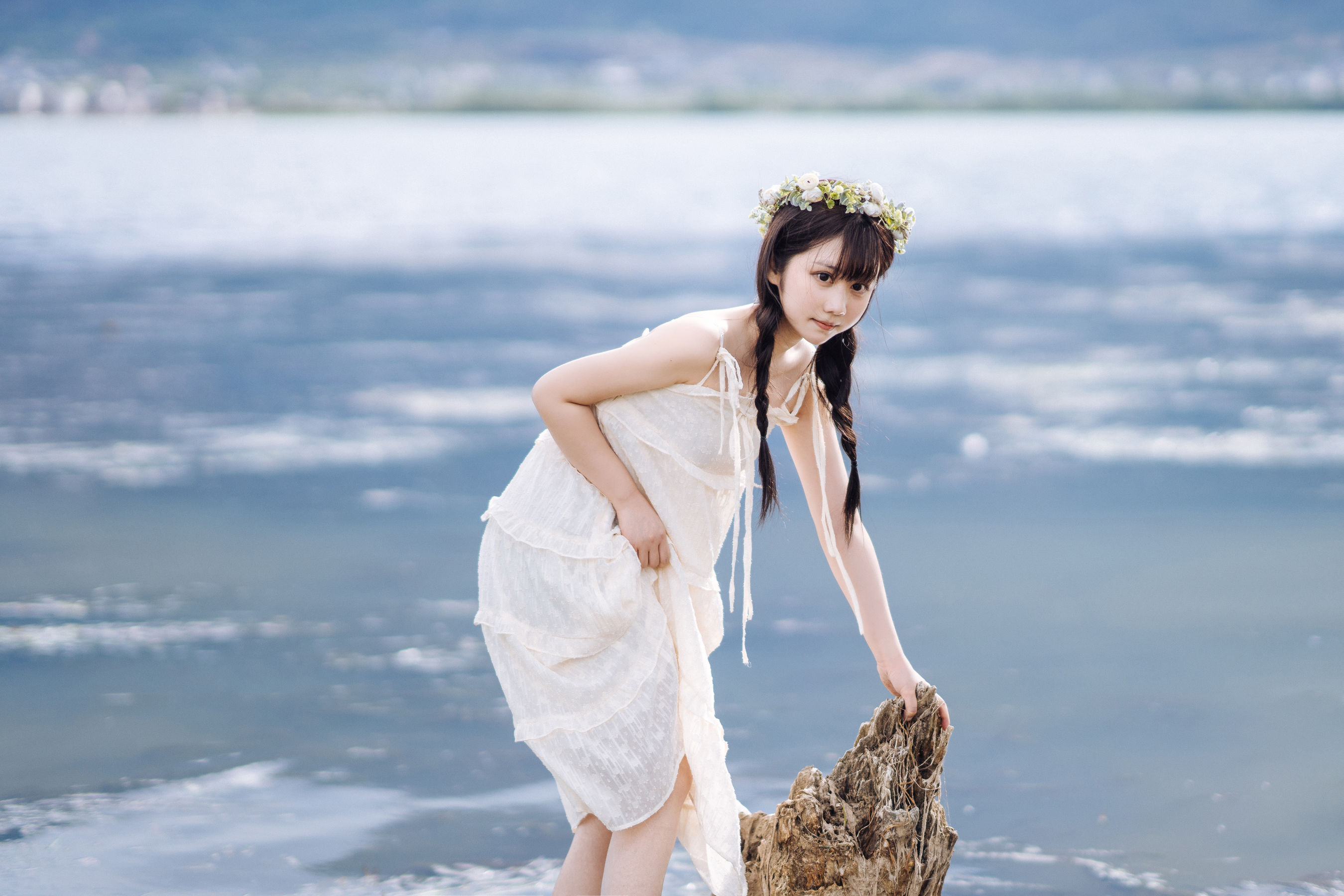 微博福利姬镜酱 – 静夏之花环女孩 [43P]