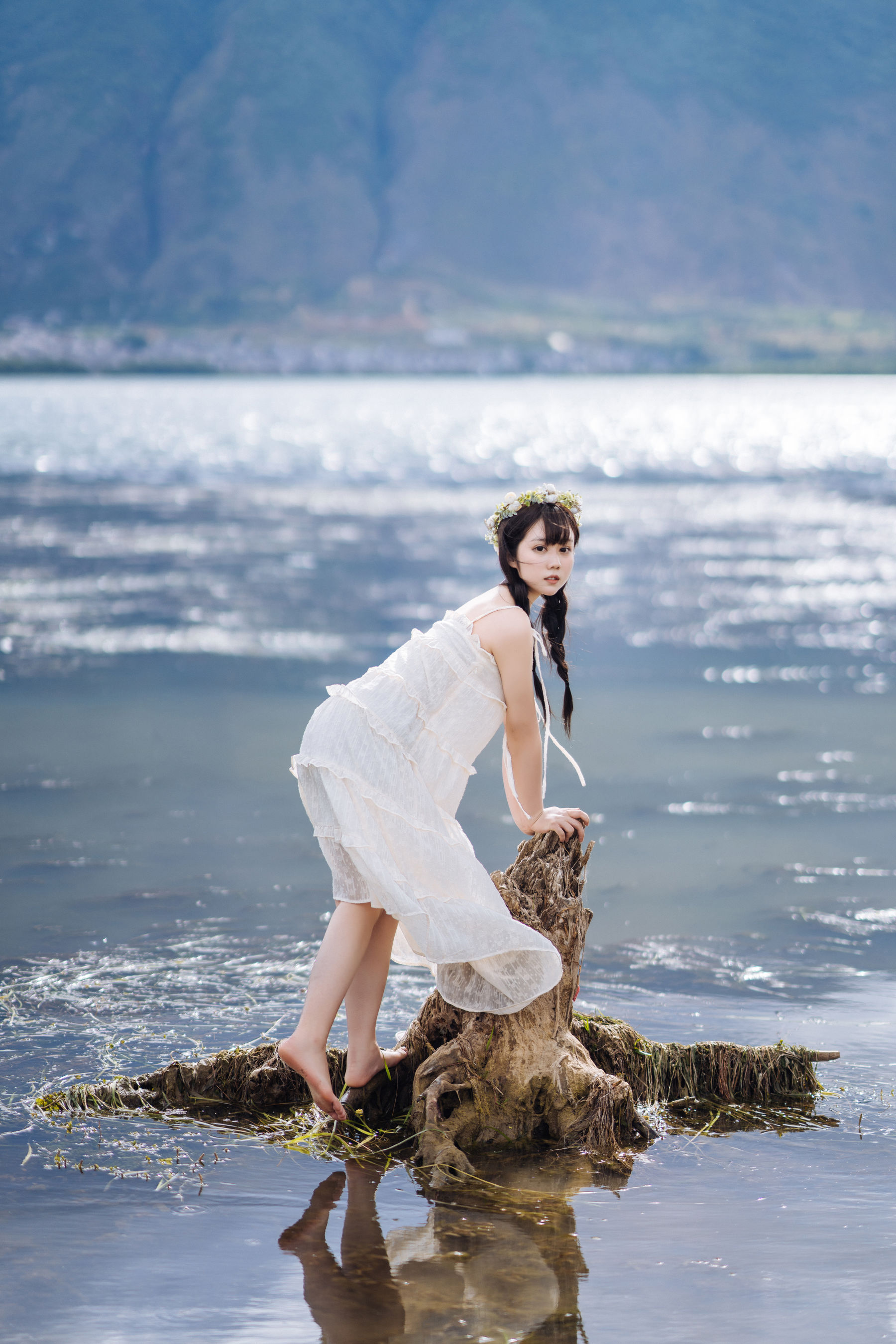 微博福利姬镜酱 – 静夏之花环女孩 [43P]