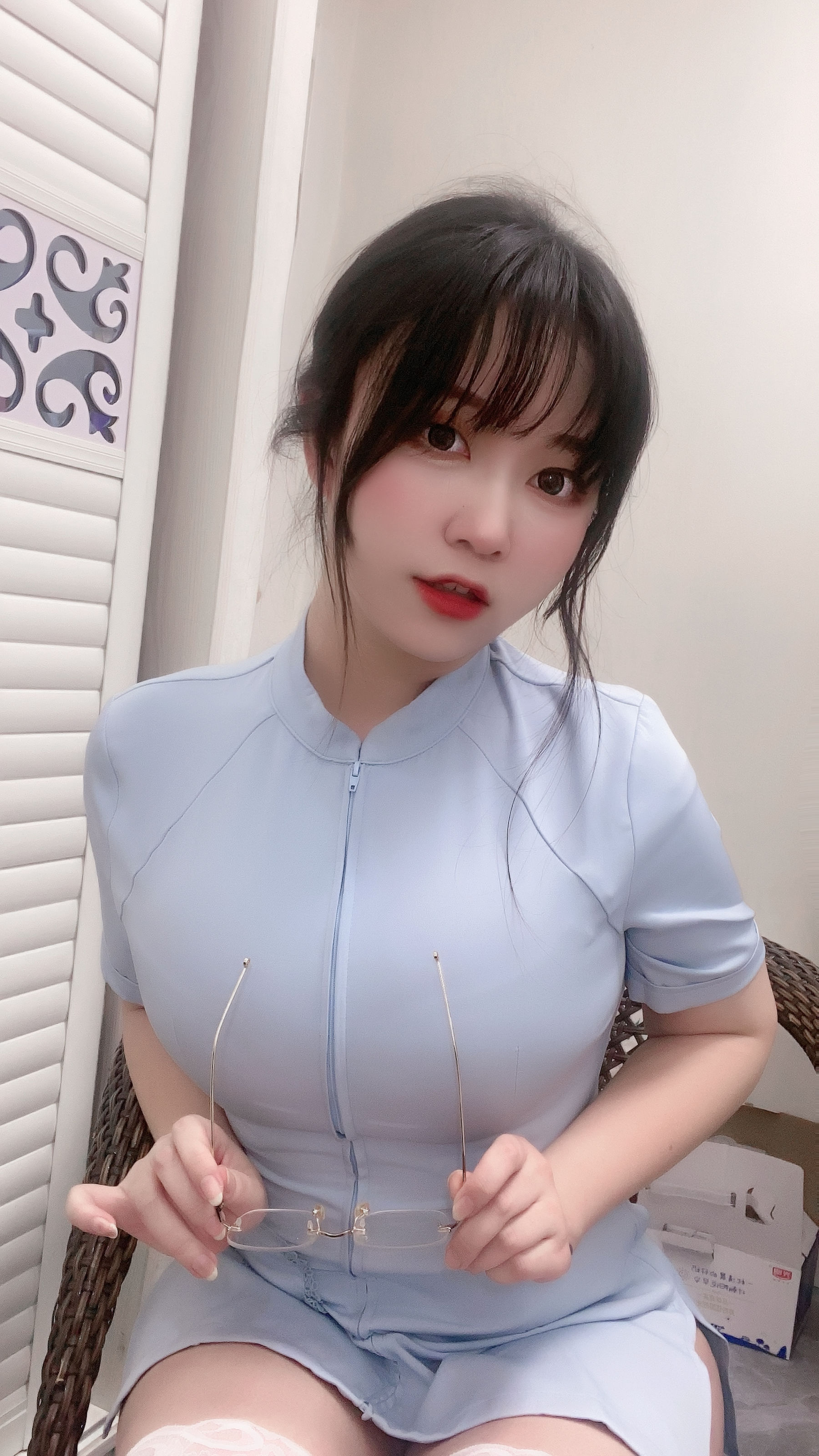 奇行家狗崽(棕桠阿狗崽) – 七三蓝护士 [16P]