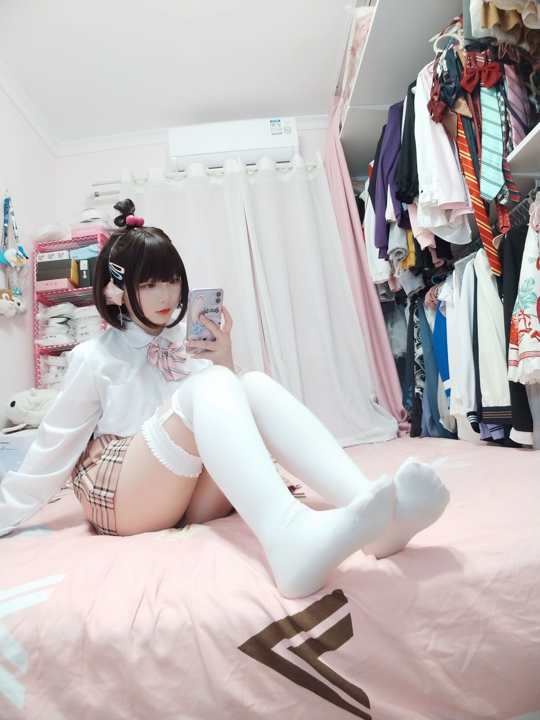 二次元美女古川kagura – 白丝JK [41P]