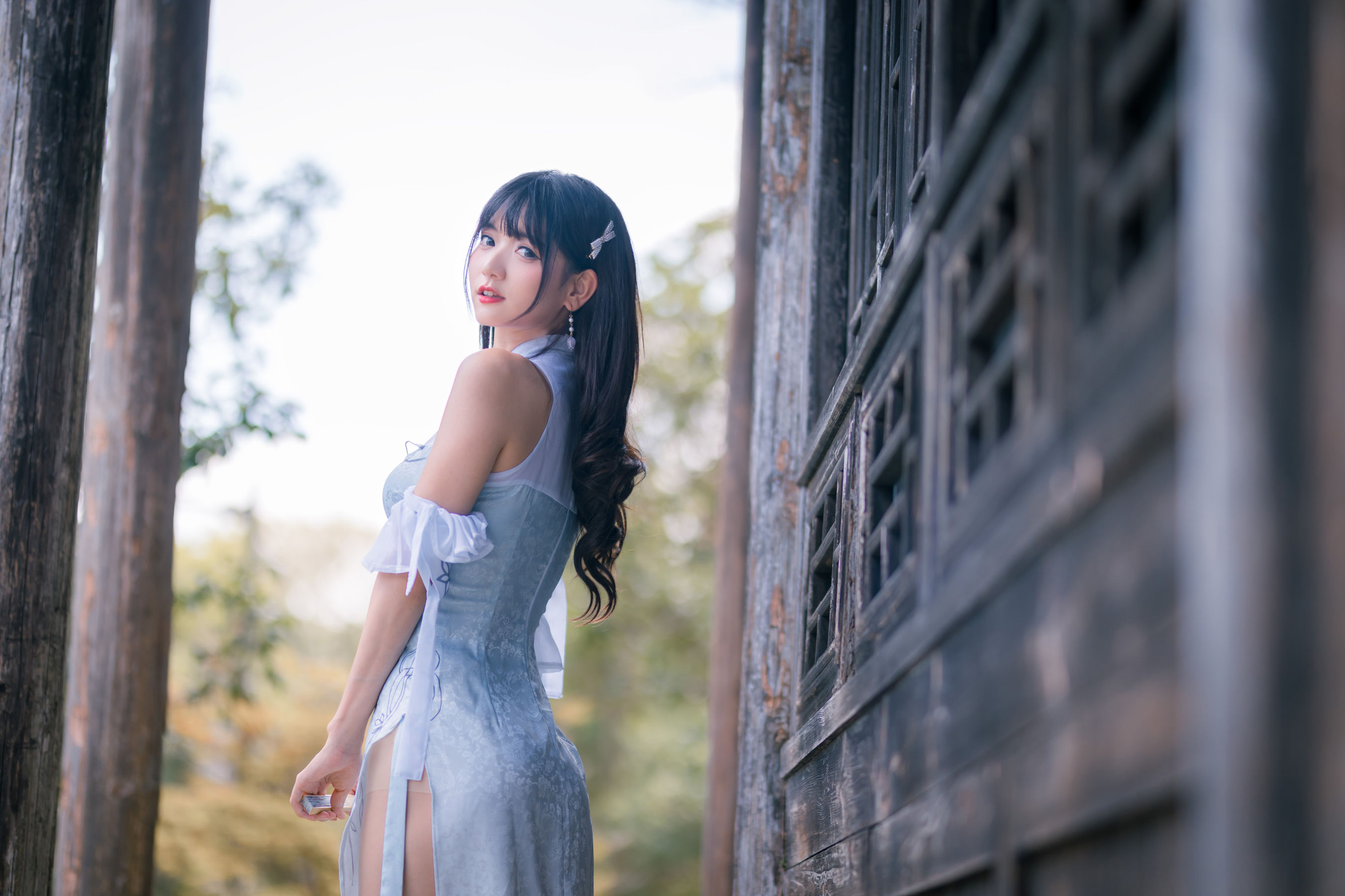 可爱妹子陆卿卿kyokyo – 蓝色旗袍 [24P]