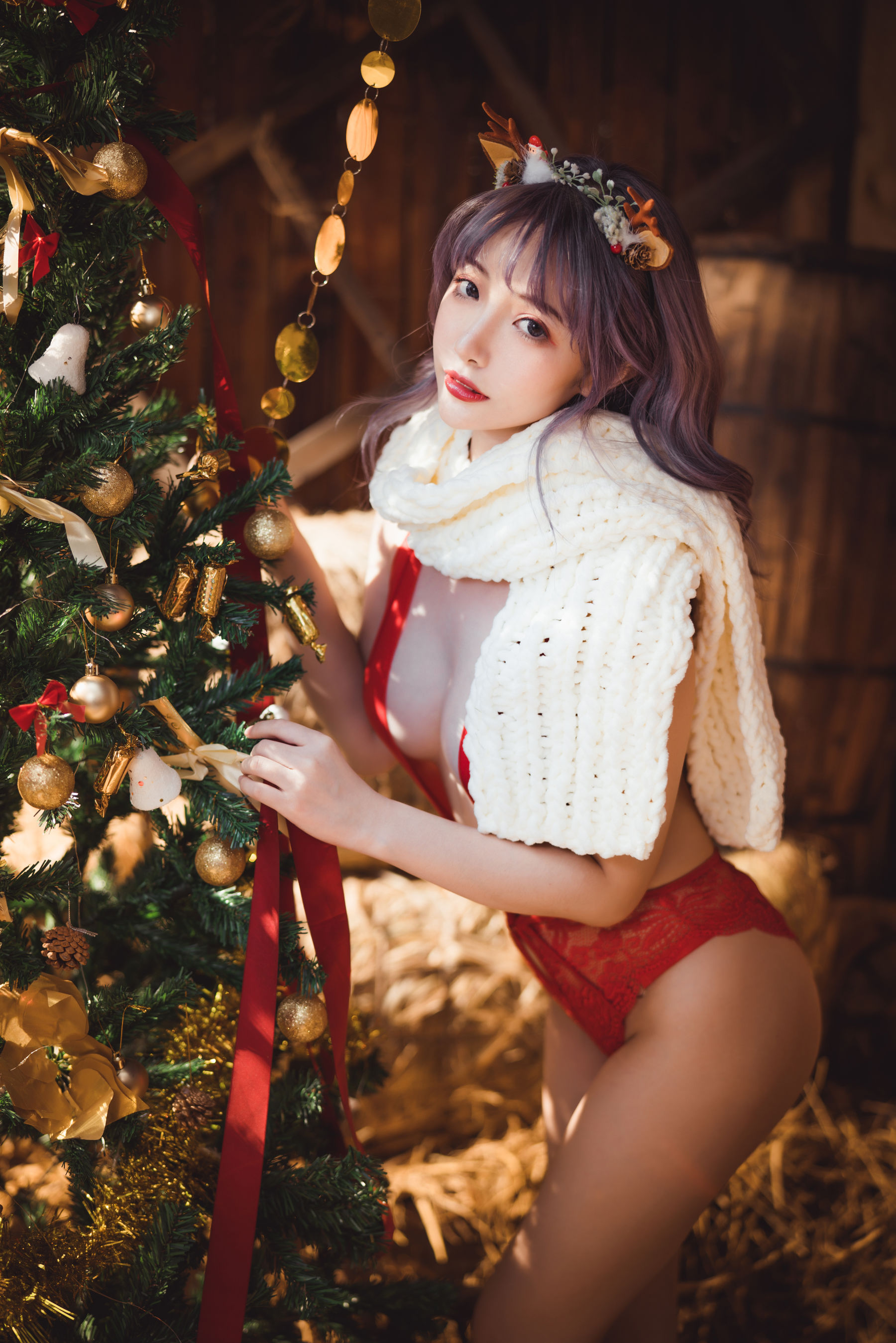 动漫博主雯妹 – 2020圣诞 [30P]