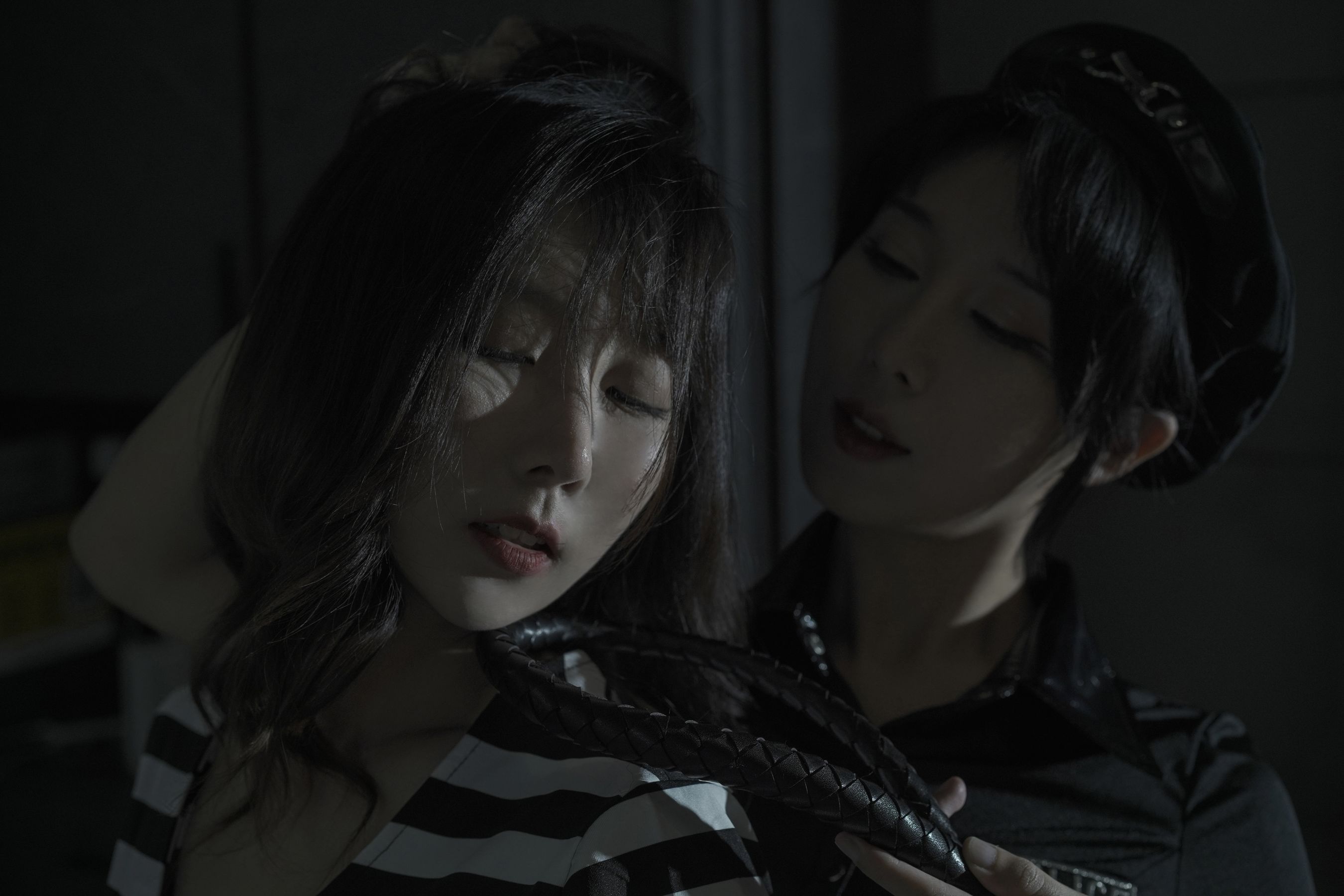 云溪溪 – 奶桃 N48囚徒 [82P]