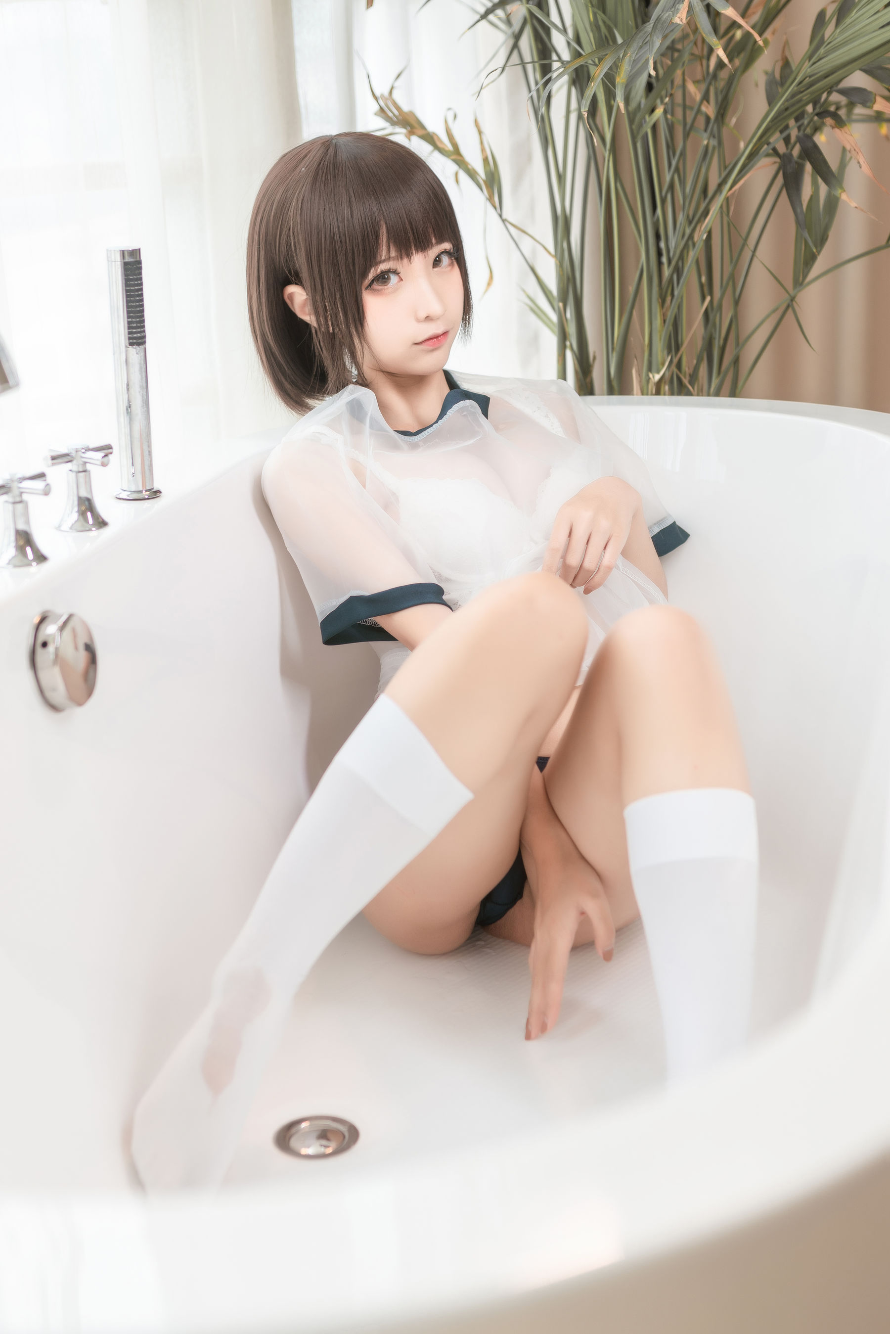 [Cosplay写真] 动漫博主蠢沫沫 – 透明体操服 [40P]