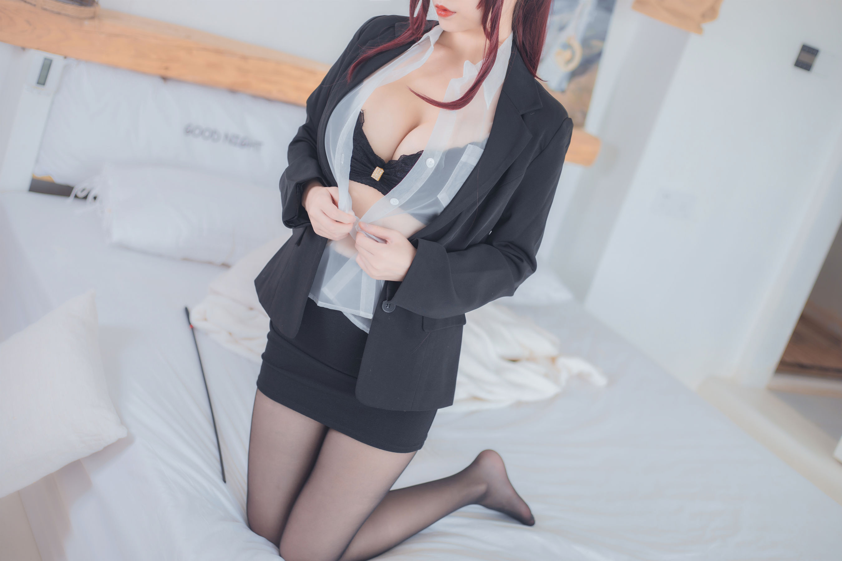 COS福利rioko凉凉子 七夕教师 [19P]