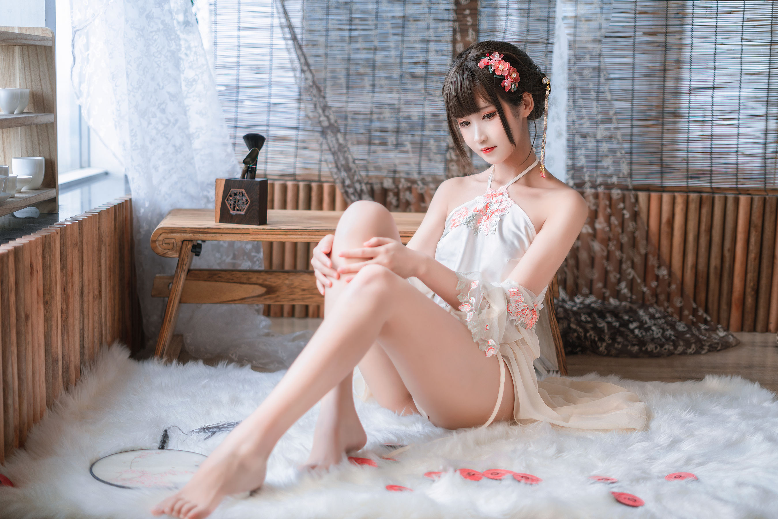 微博妹子三度_69 – 肚兜 [28P]