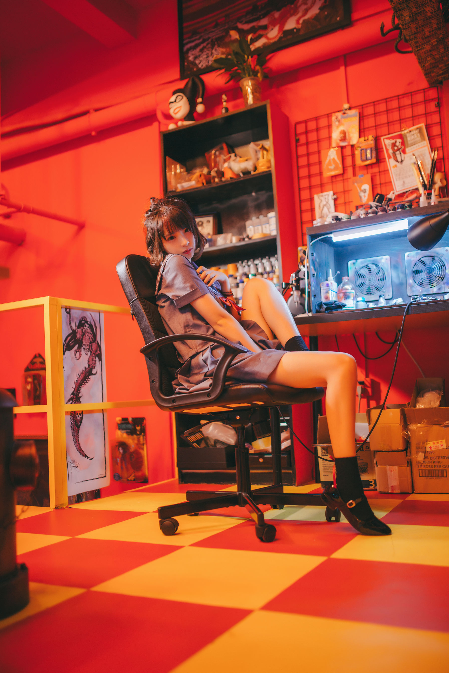 [萝莉COS] 疯猫ss《被囚禁的少女》 [44P]