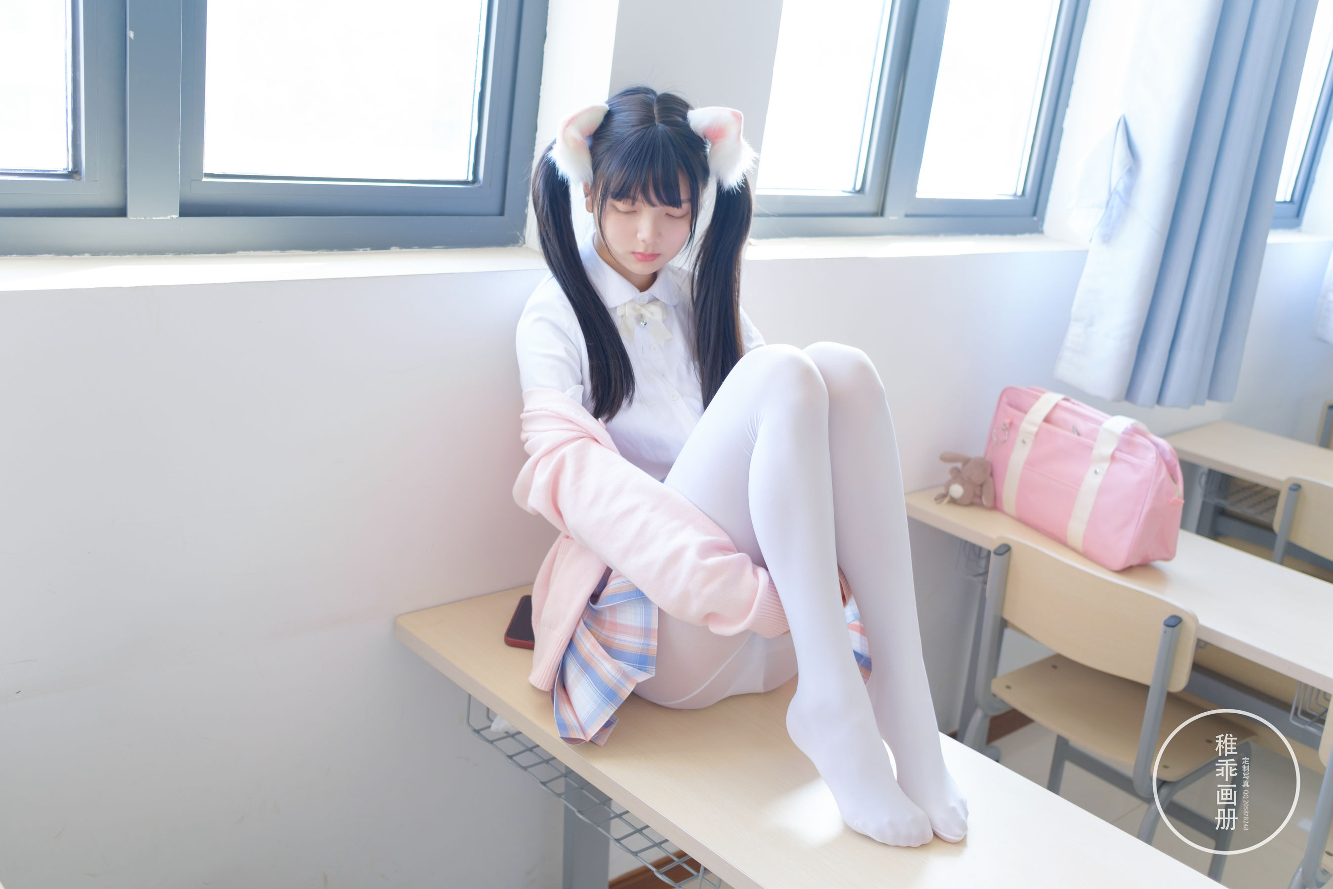 柴系小乖(稚乖画册) – 夜夜 80D 白丝JK [63P]