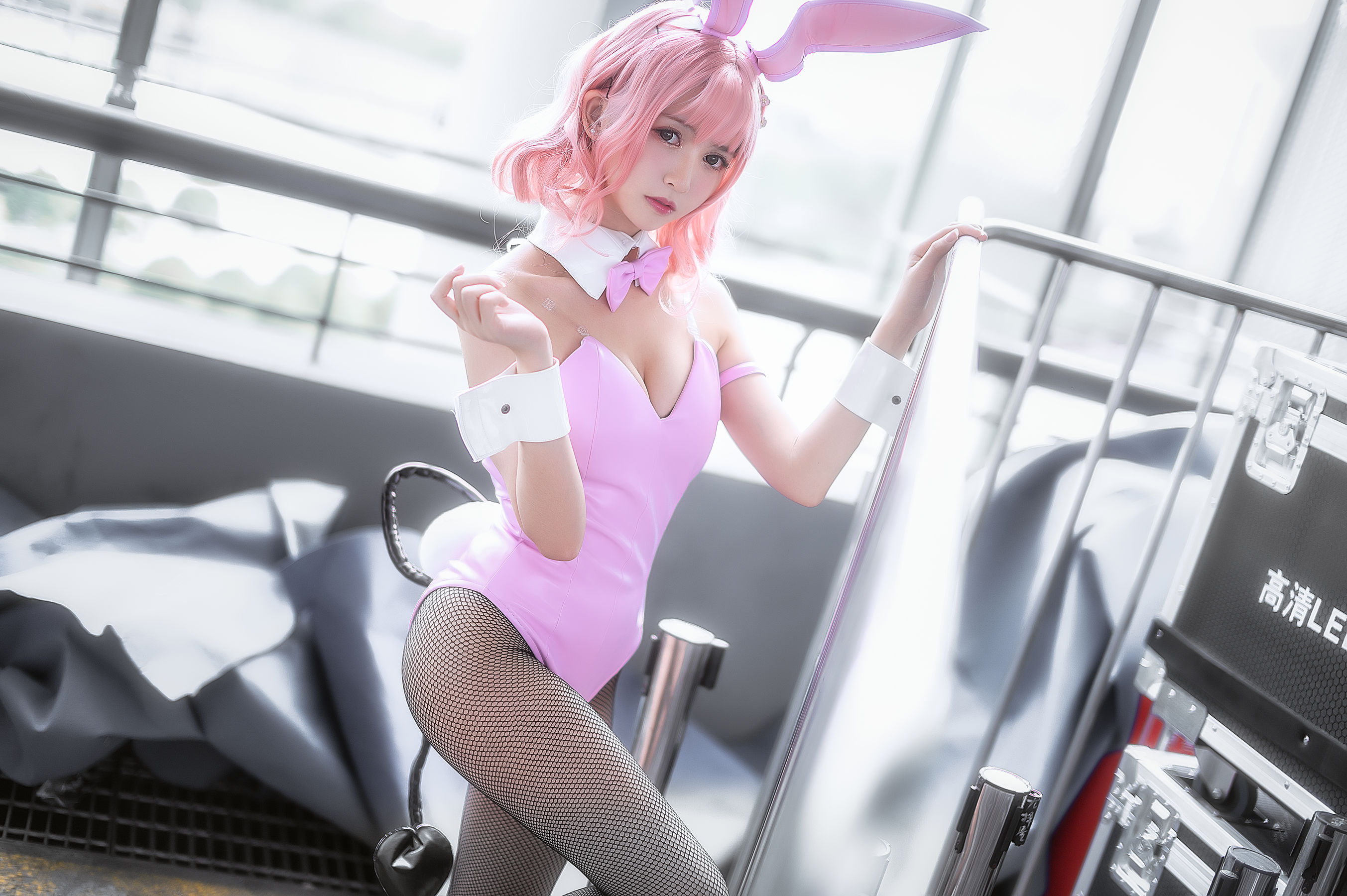 超人气Coser鳗鱼霏儿 粉红兔女郎 [18P]