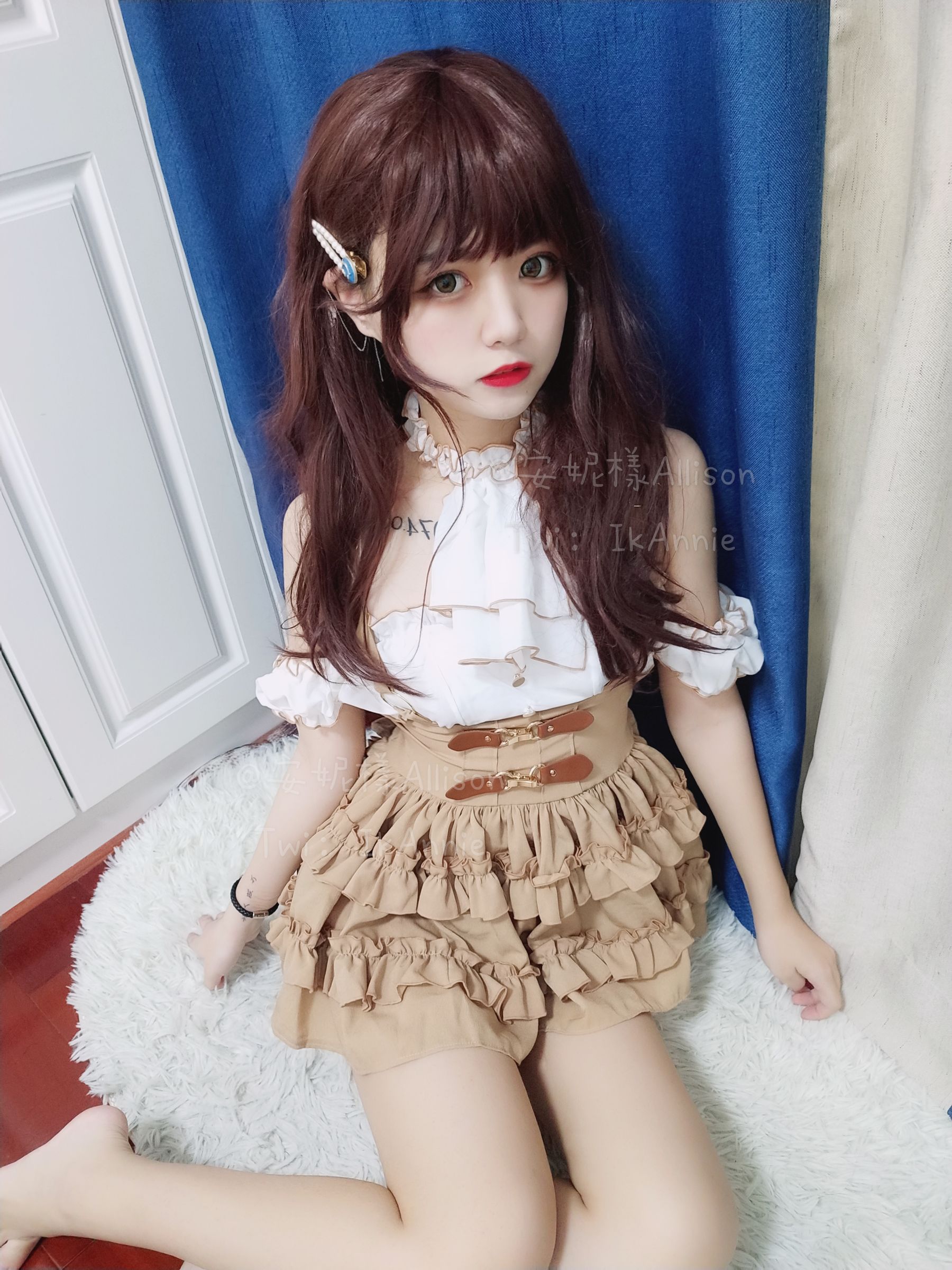 安妮 – 吊带裙 [30P]