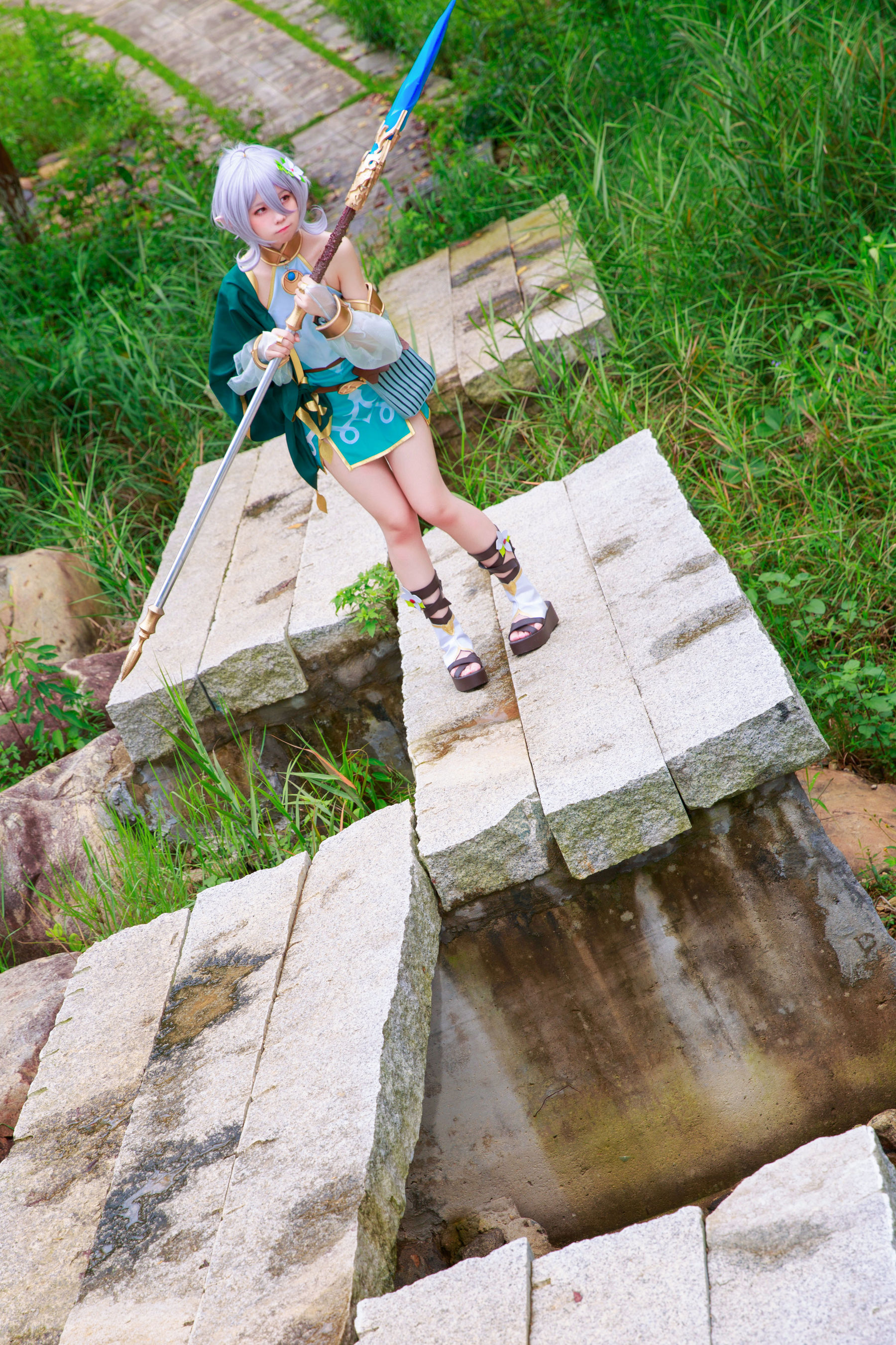 动漫博主G44不会受伤 – 可可萝 [16P]