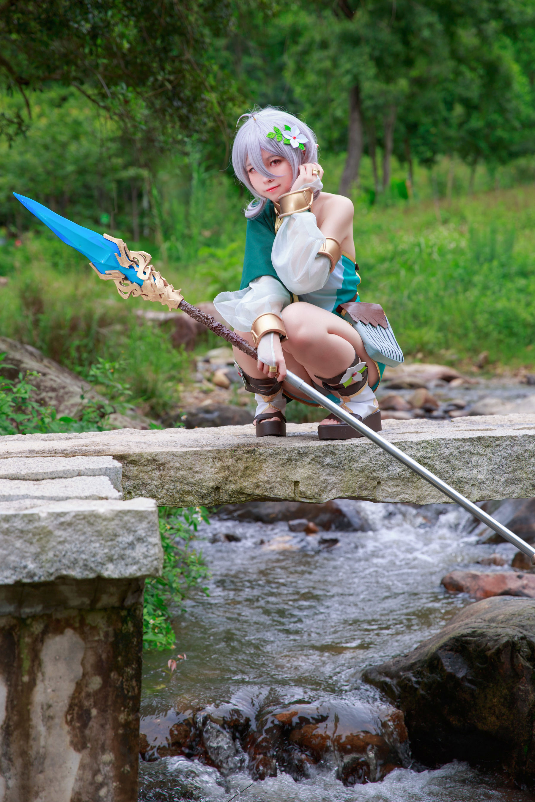 动漫博主G44不会受伤 – 可可萝 [16P]