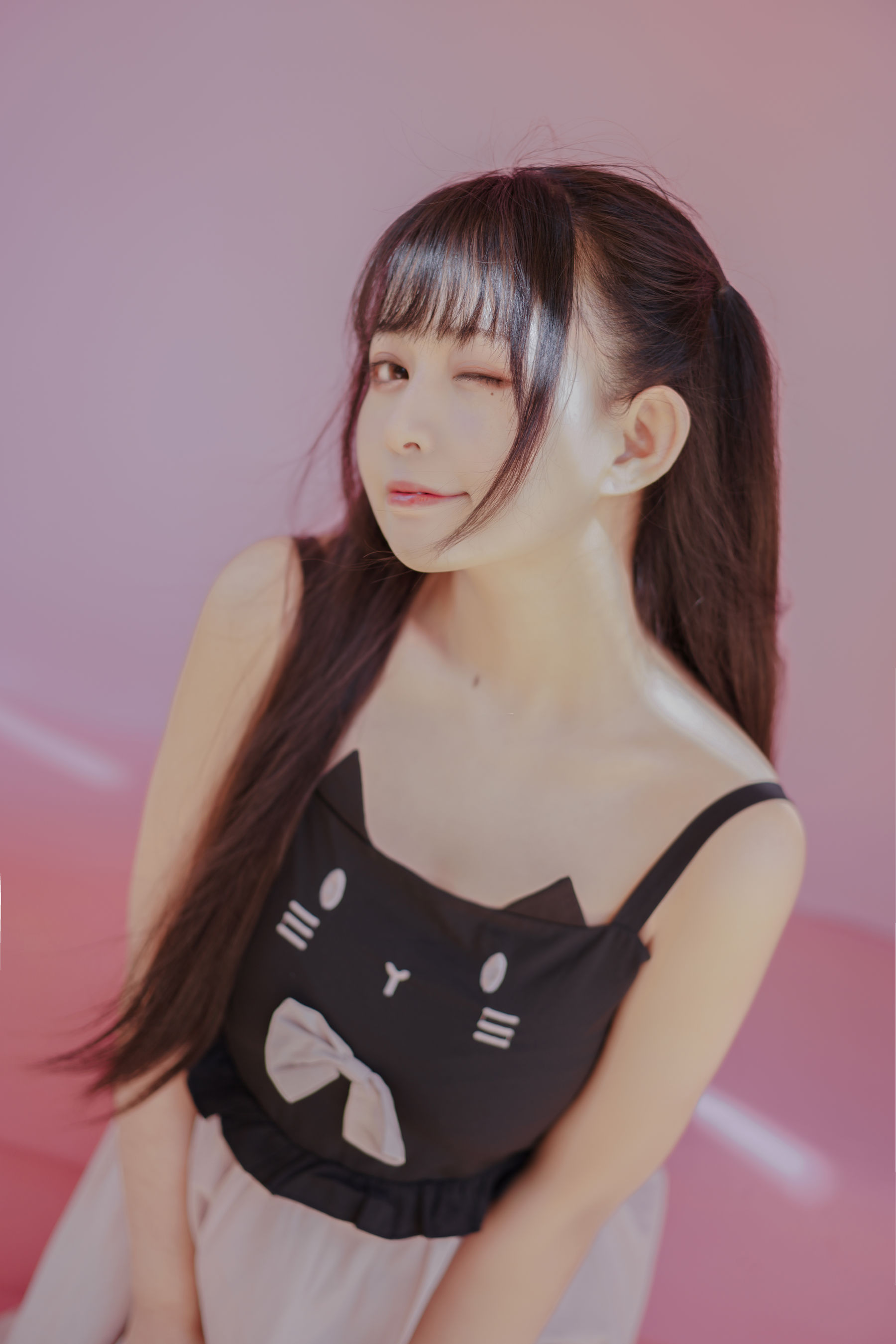 [Cosplay写真] 大眼萌妹黑猫猫OvO – pink [21P]