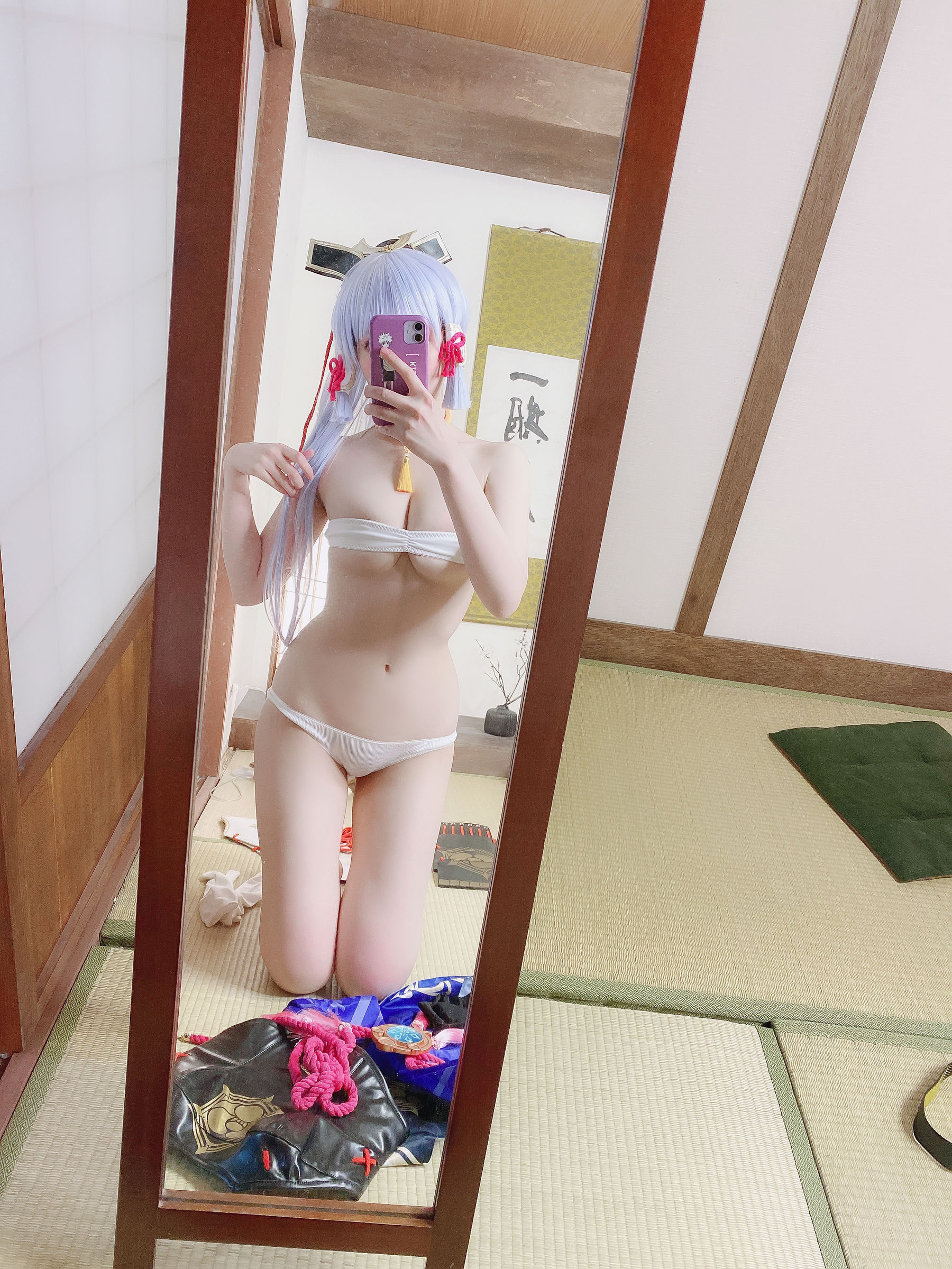 微博妹纸霜月shimo[fantia] 2022-12-21 神里綾華 お着替え中 [13P]