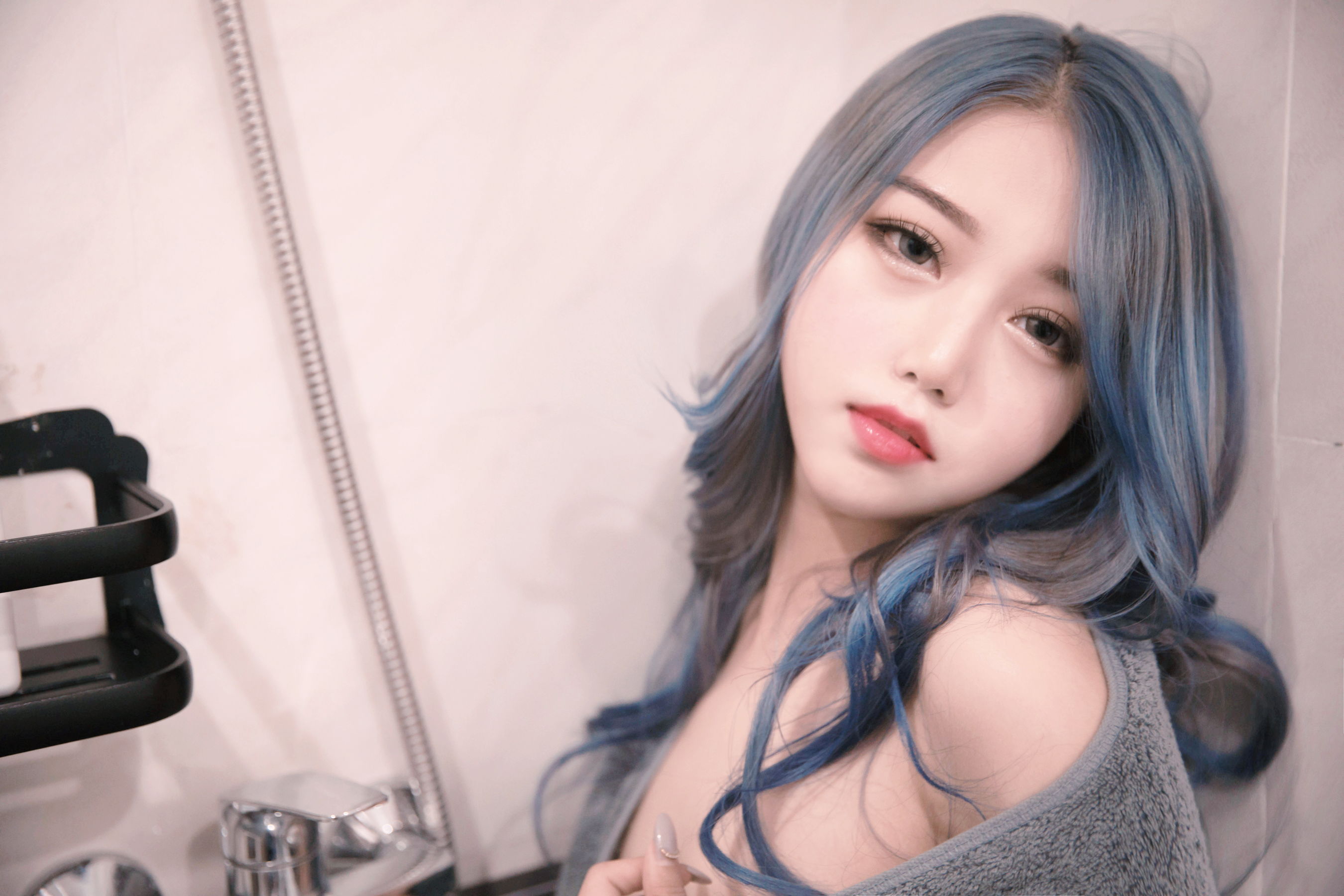 eloise软软 – 浴烟欲雾 [13P]