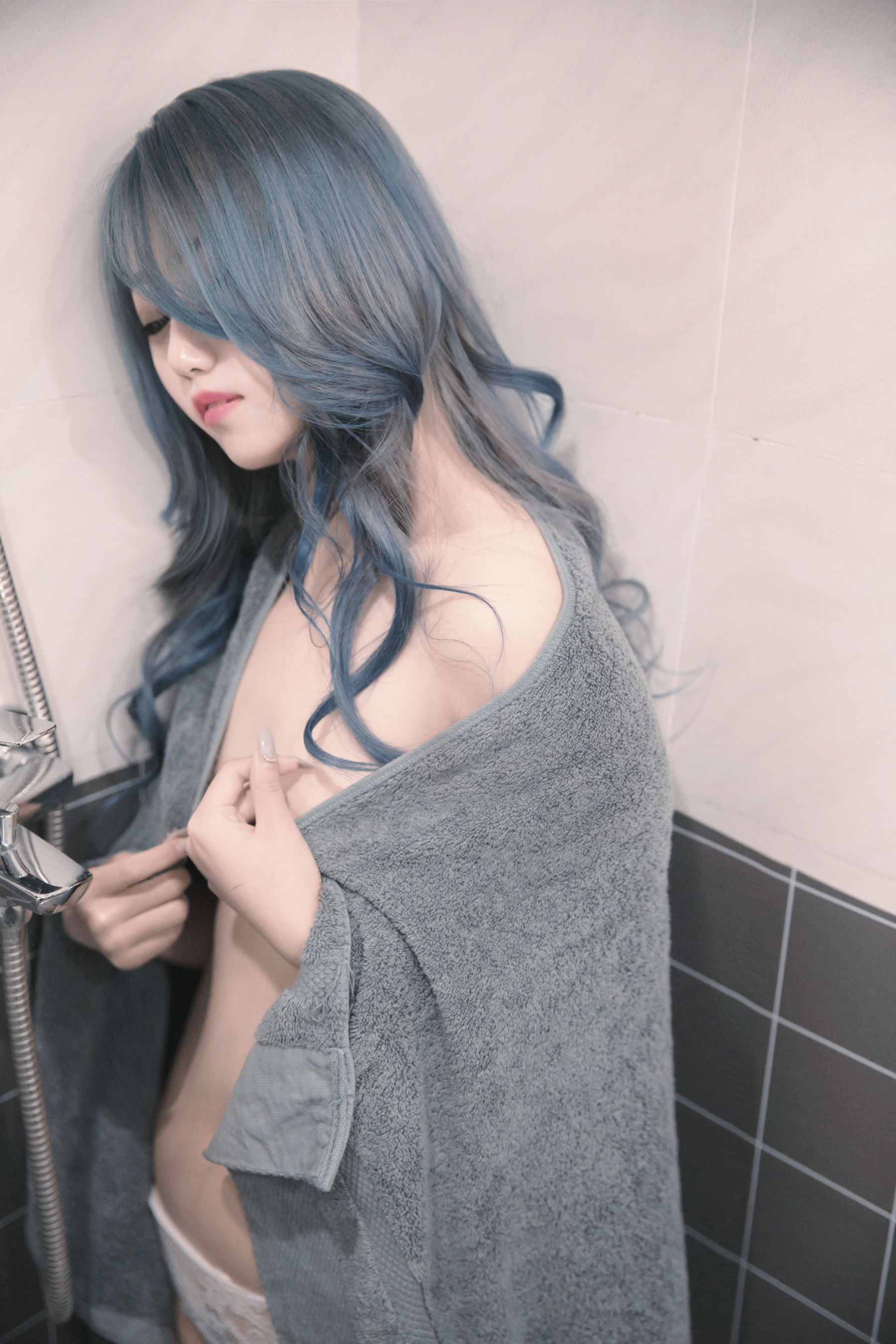 eloise软软 – 浴烟欲雾 [13P]