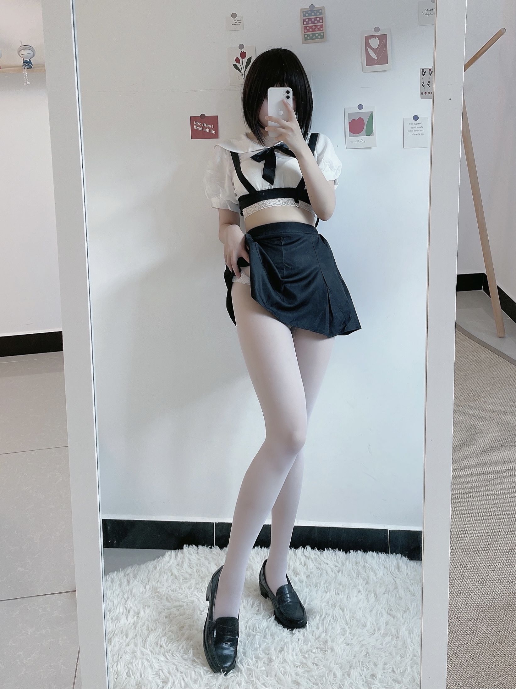 动漫博主田璐璐 – 白丝短裙 [100P]