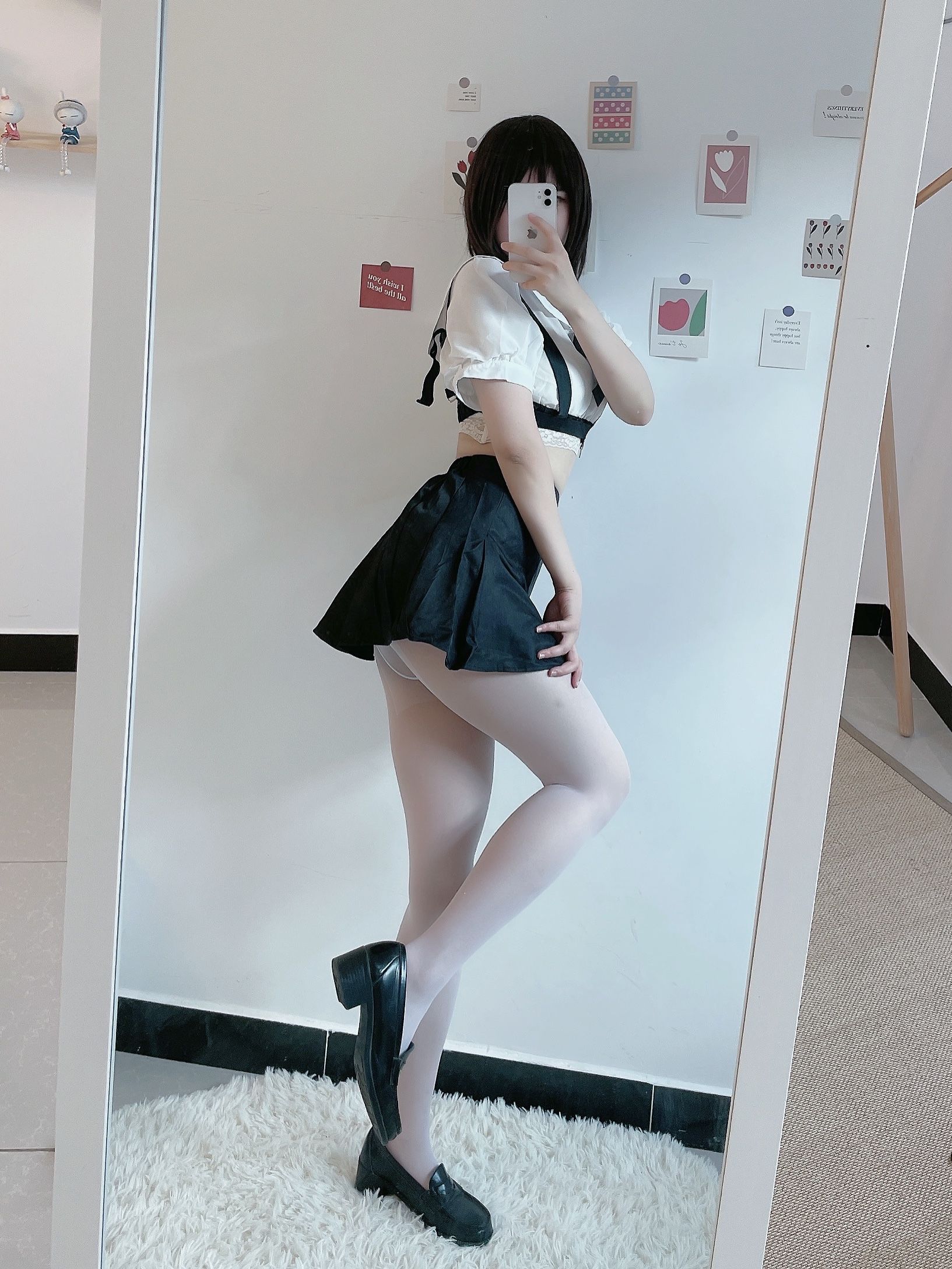 动漫博主田璐璐 – 白丝短裙 [100P]