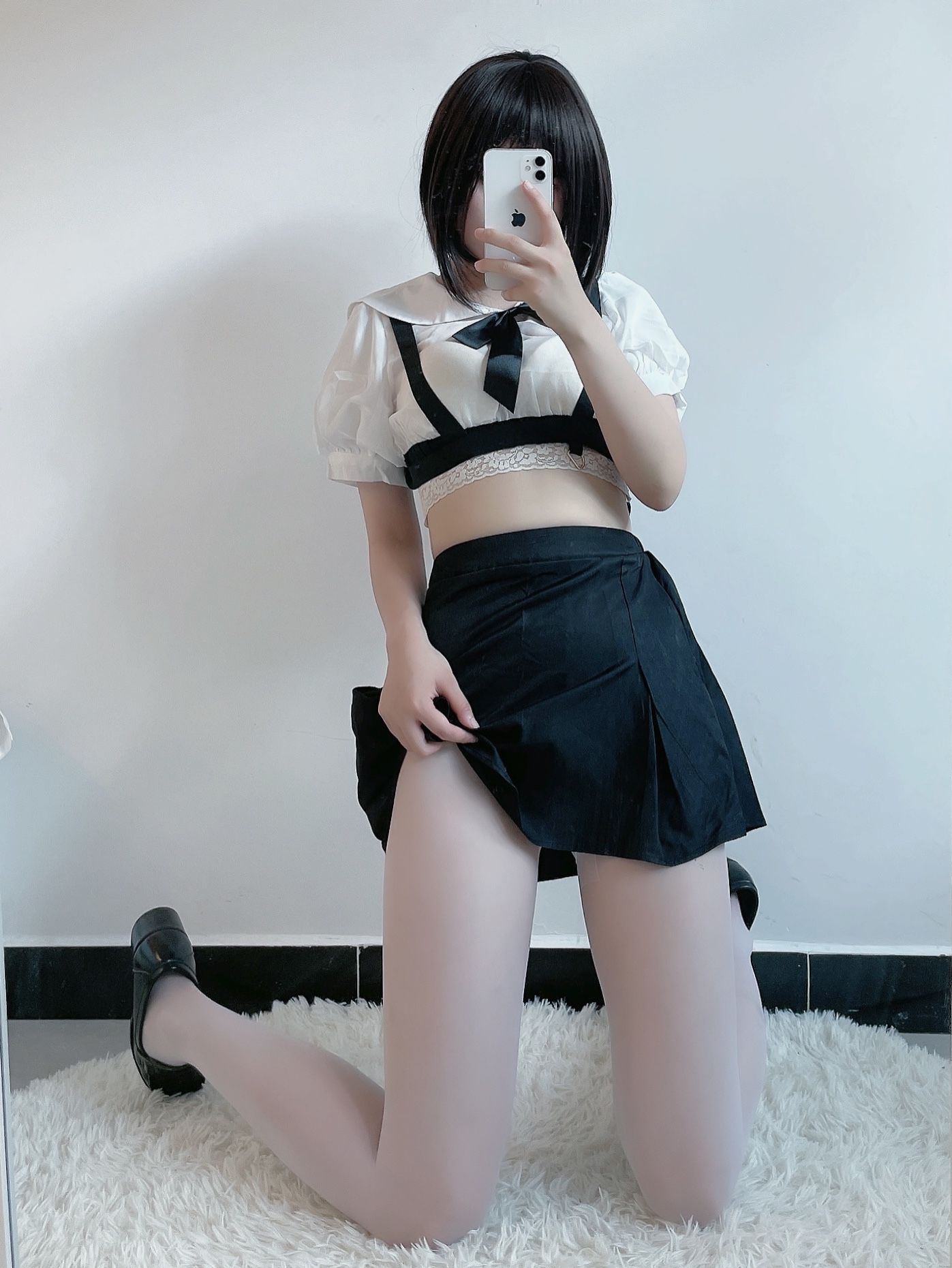 动漫博主田璐璐 – 白丝短裙 [100P]